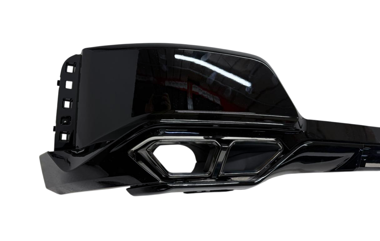 BMW G70 диффузор с насадками