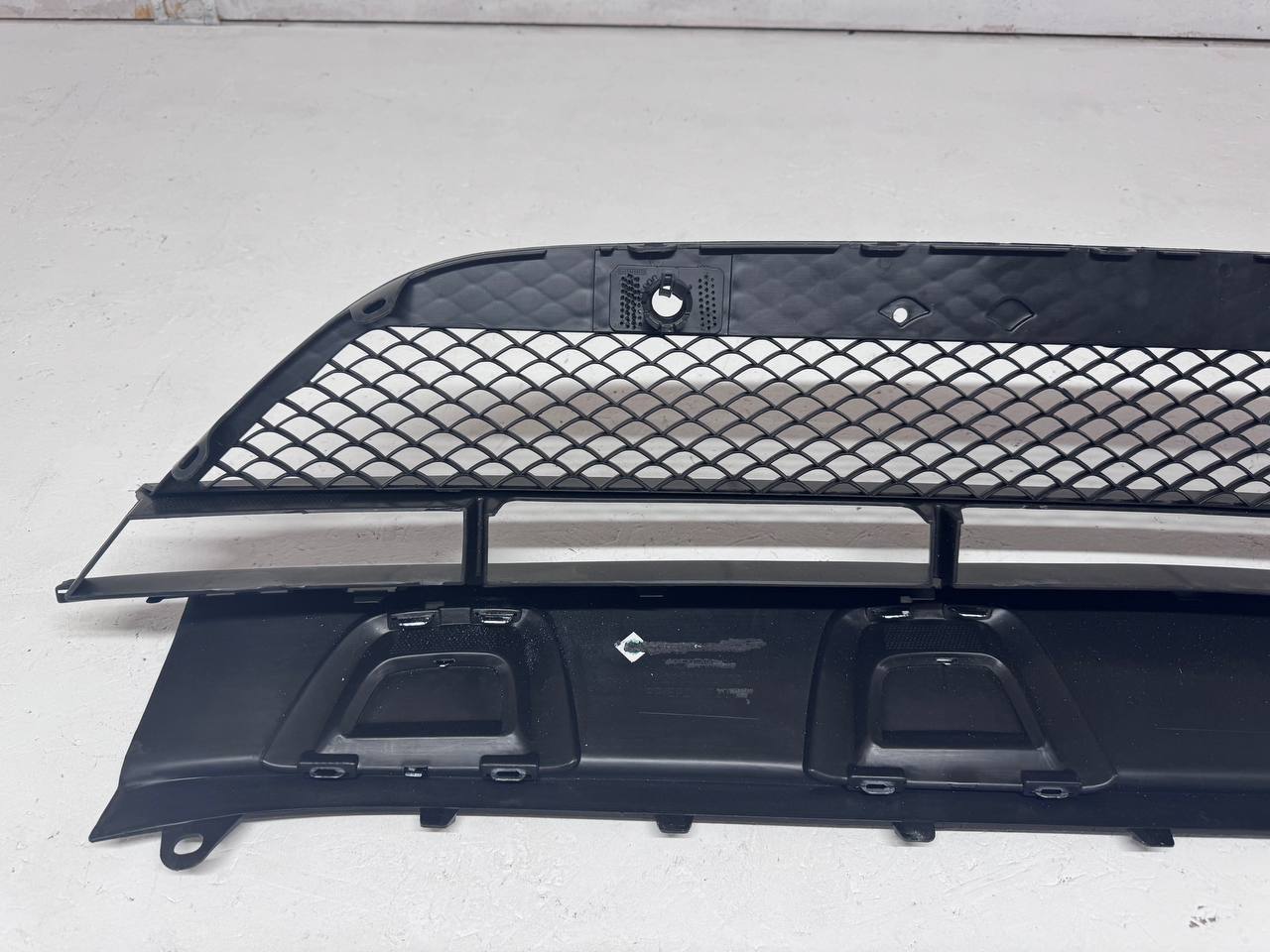 Решетка бампера Mercedes Glc x253 передняя