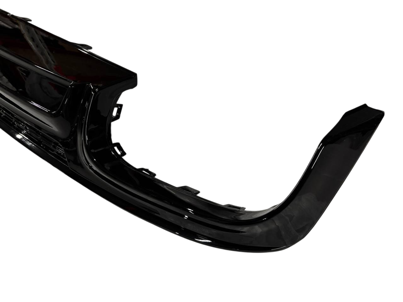 Audi A6 C8 диффузор S6 в S-line бампер без насадок