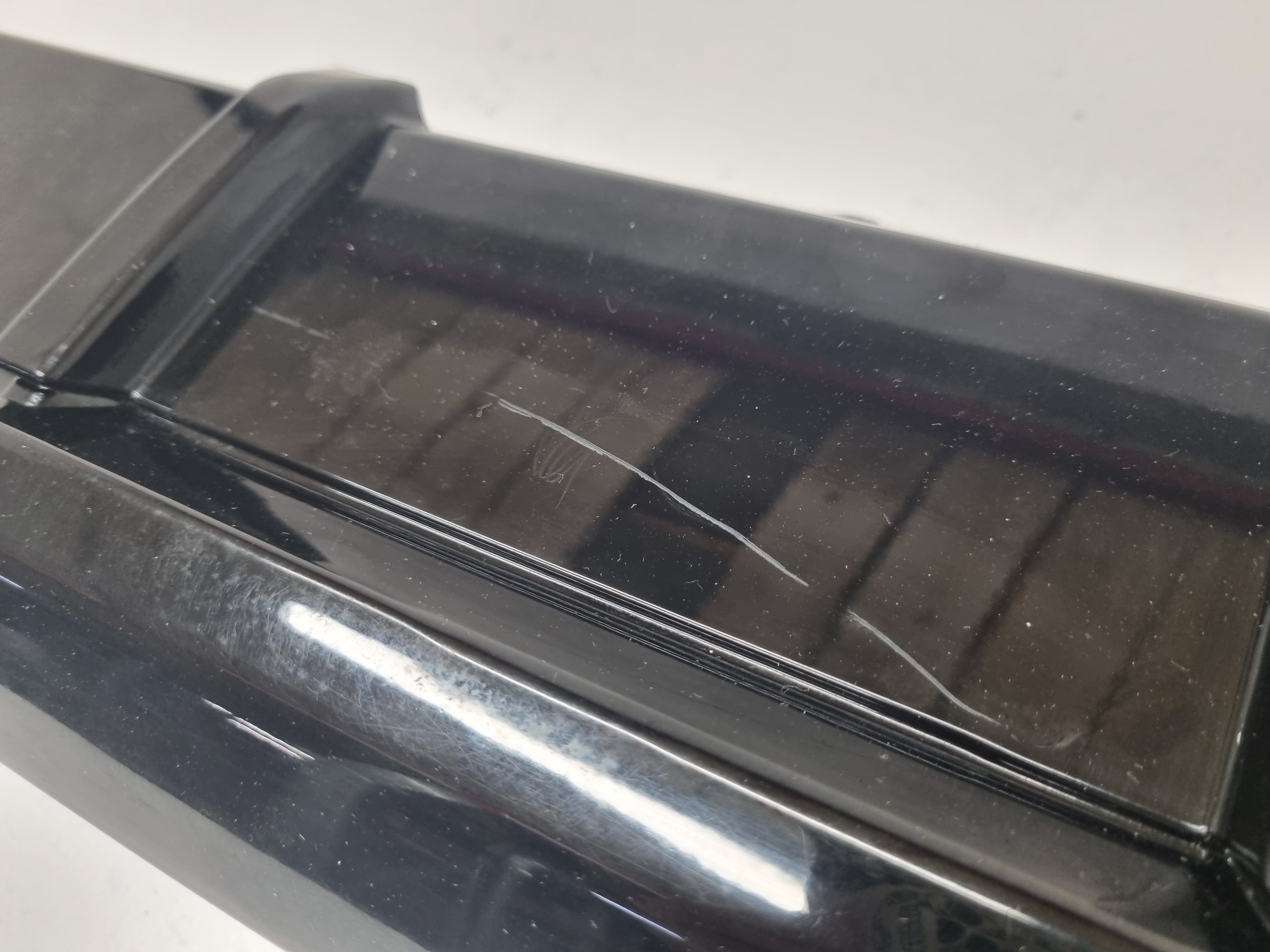 Дефект BMW F10 диффузор заднего бампера M 2+0 глянец черный