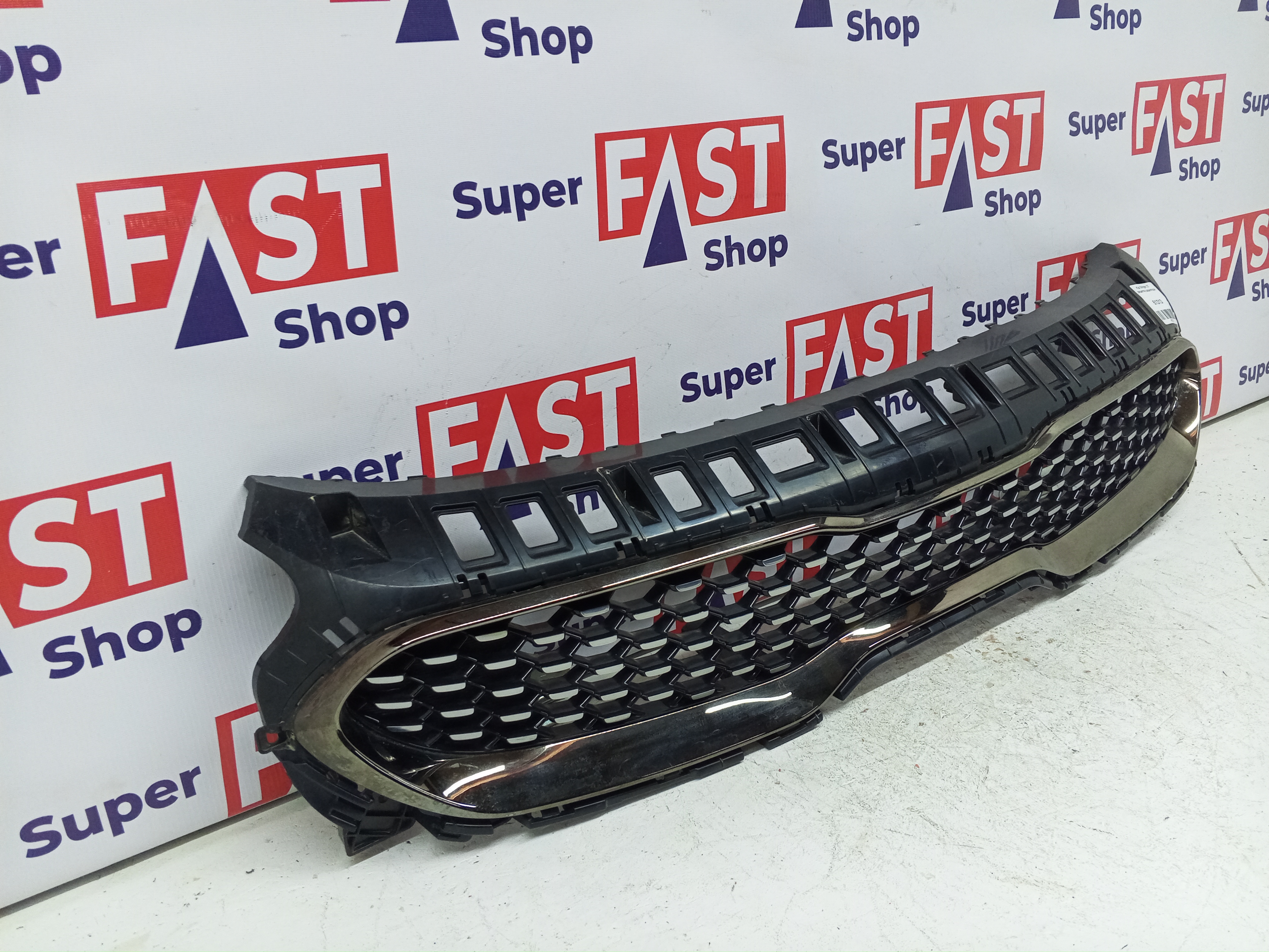 Kia Stinger GT решетка радиатора