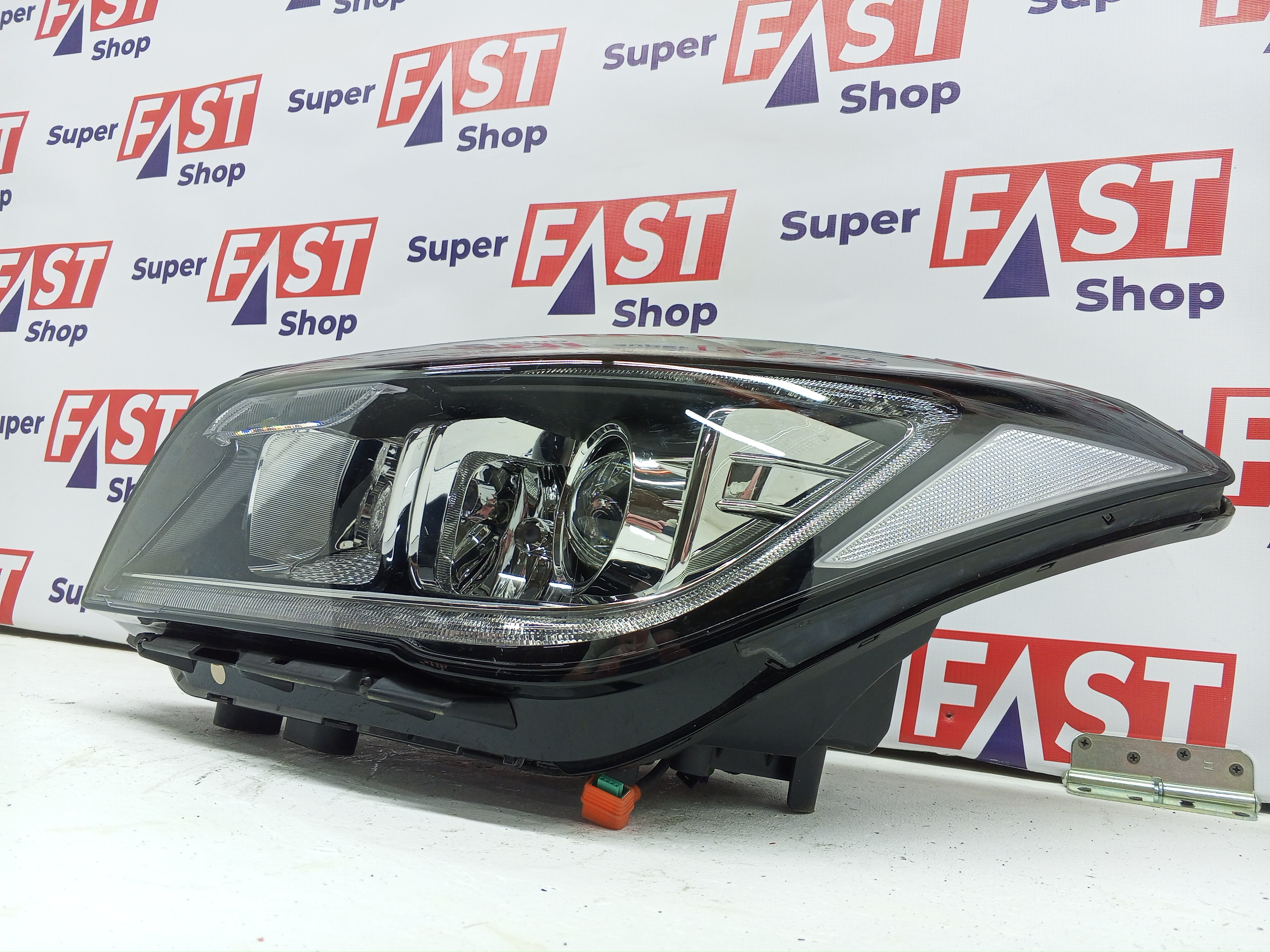 левая фара Genesis G80 ксенон 2016-2020 ДЕФЕКТ