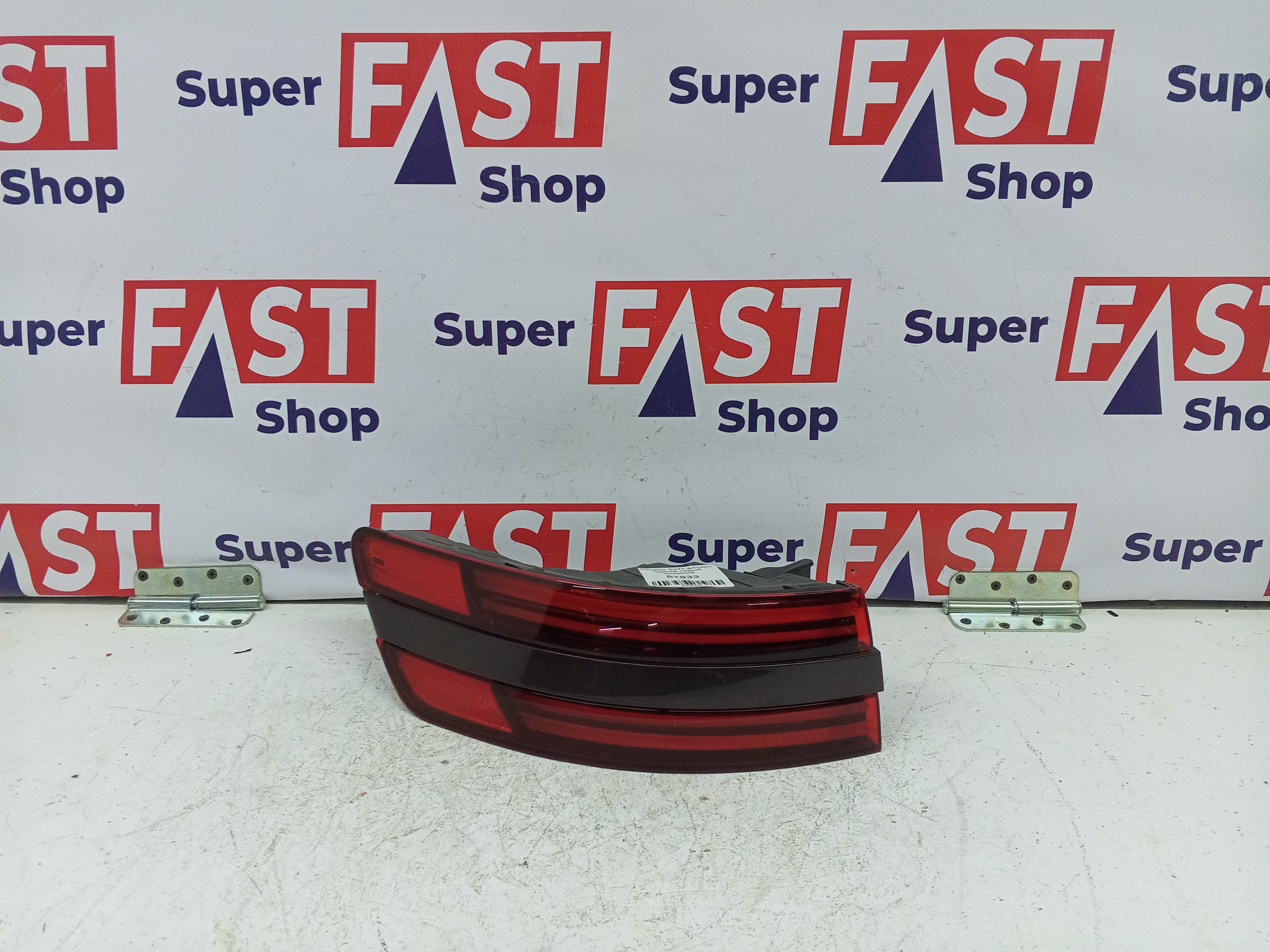 Genesis GV70 фонарь задний левый внешний