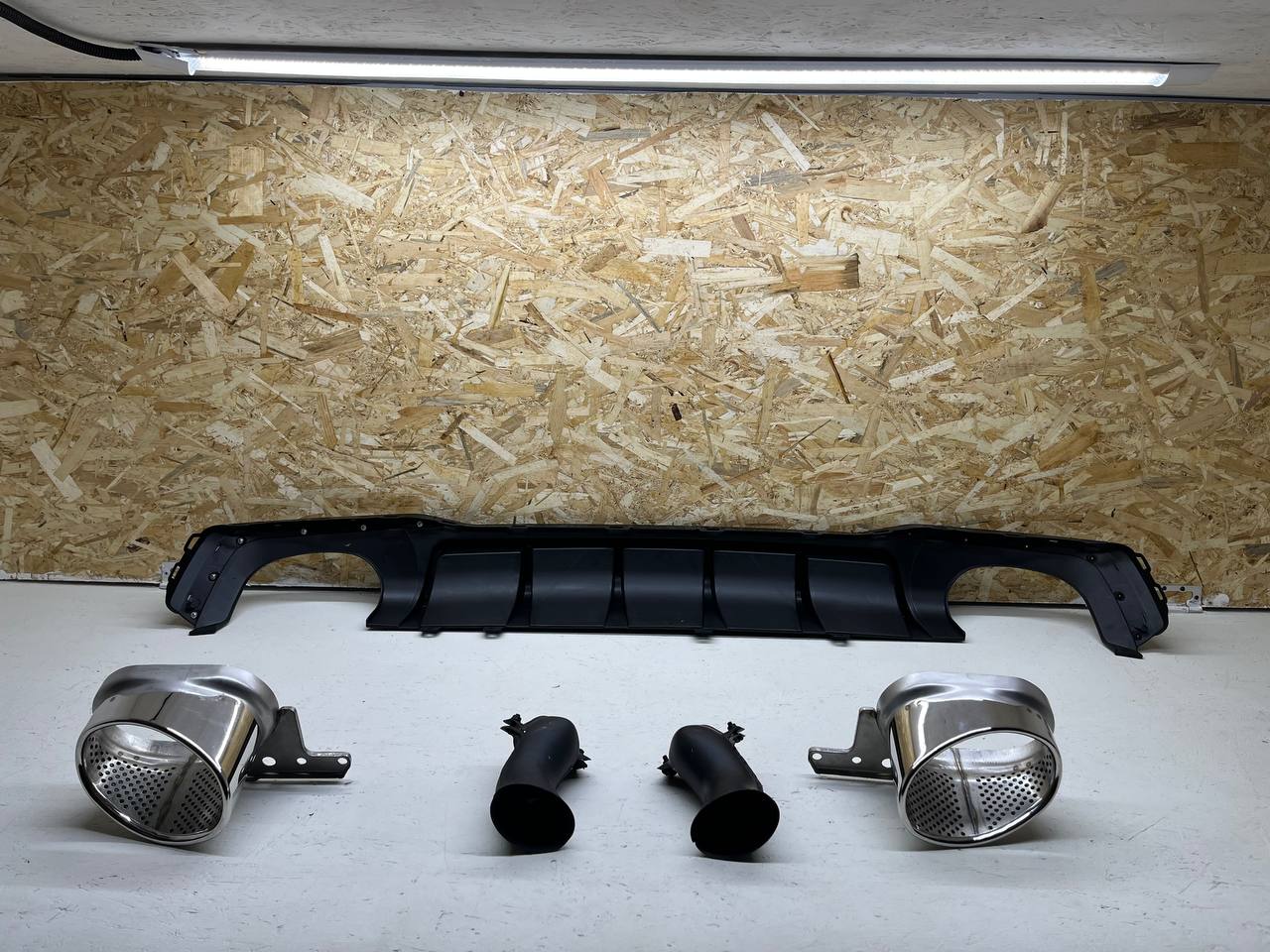 Дефект 1 Audi A7 4K RS7 диффузор в S-Line бампер