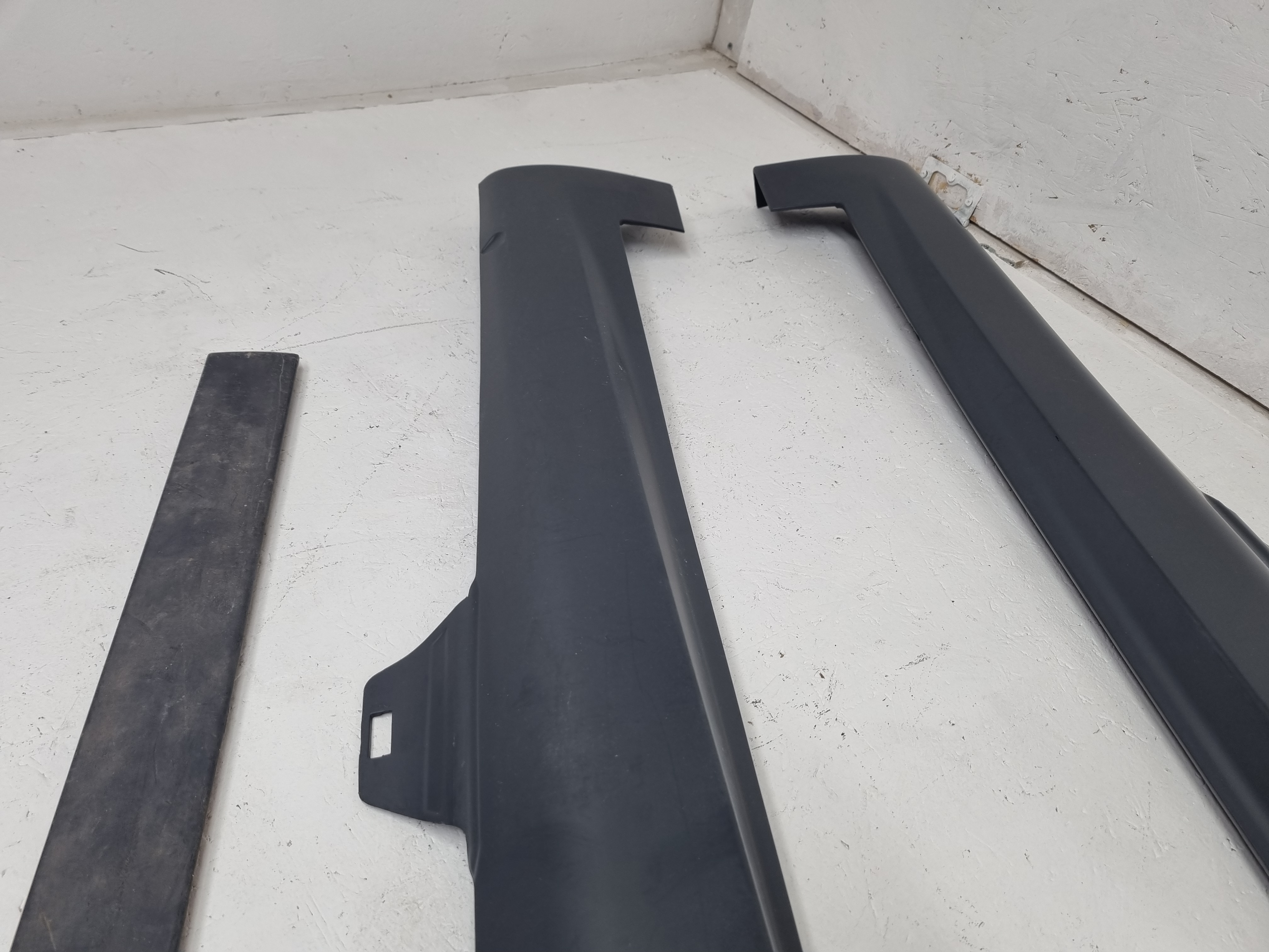 Дефект Volkswagen Scirocco 2008-2017 комплект порогов R-line