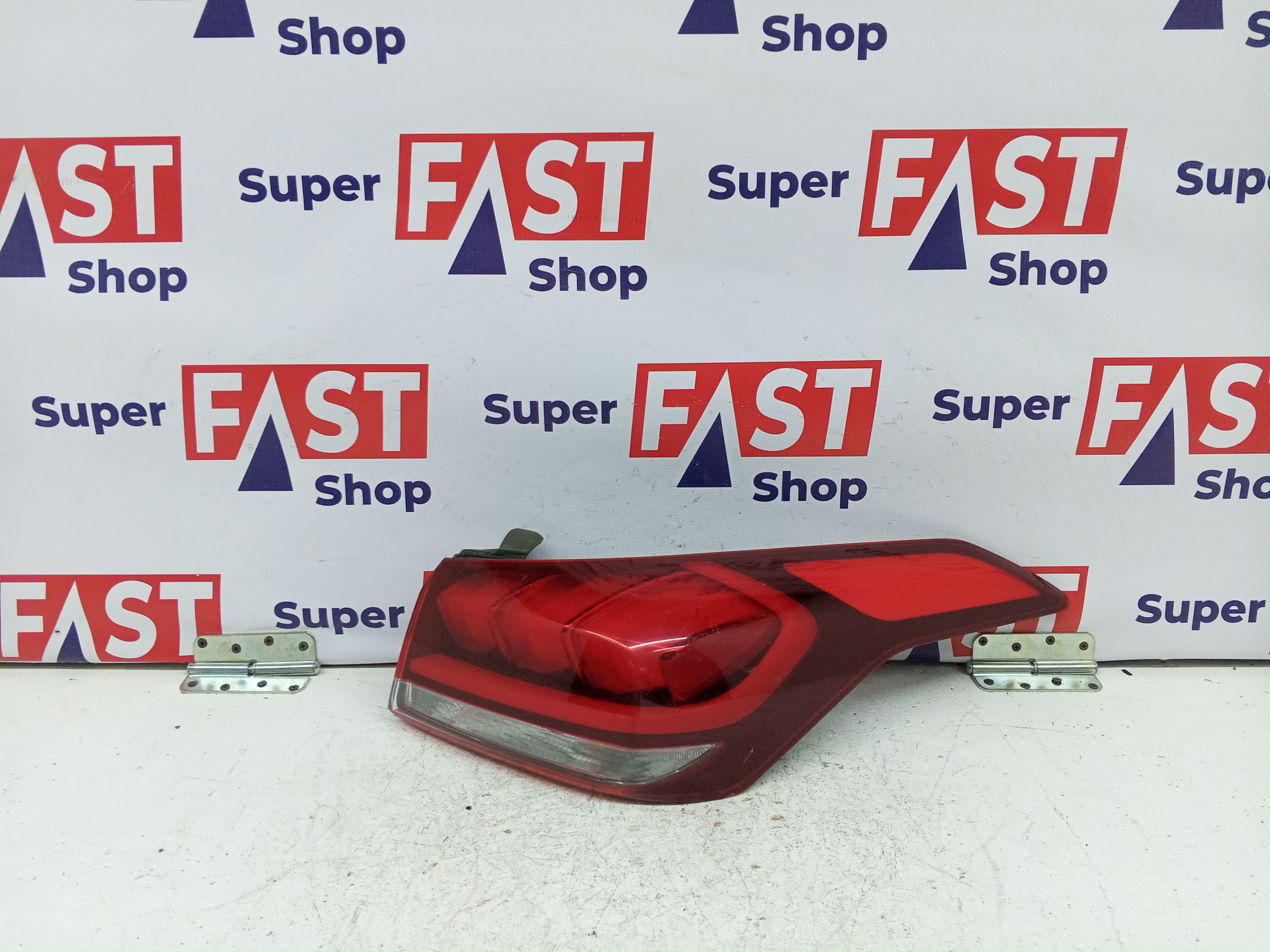 фонарь задний правый Genesis G80 2016-2020