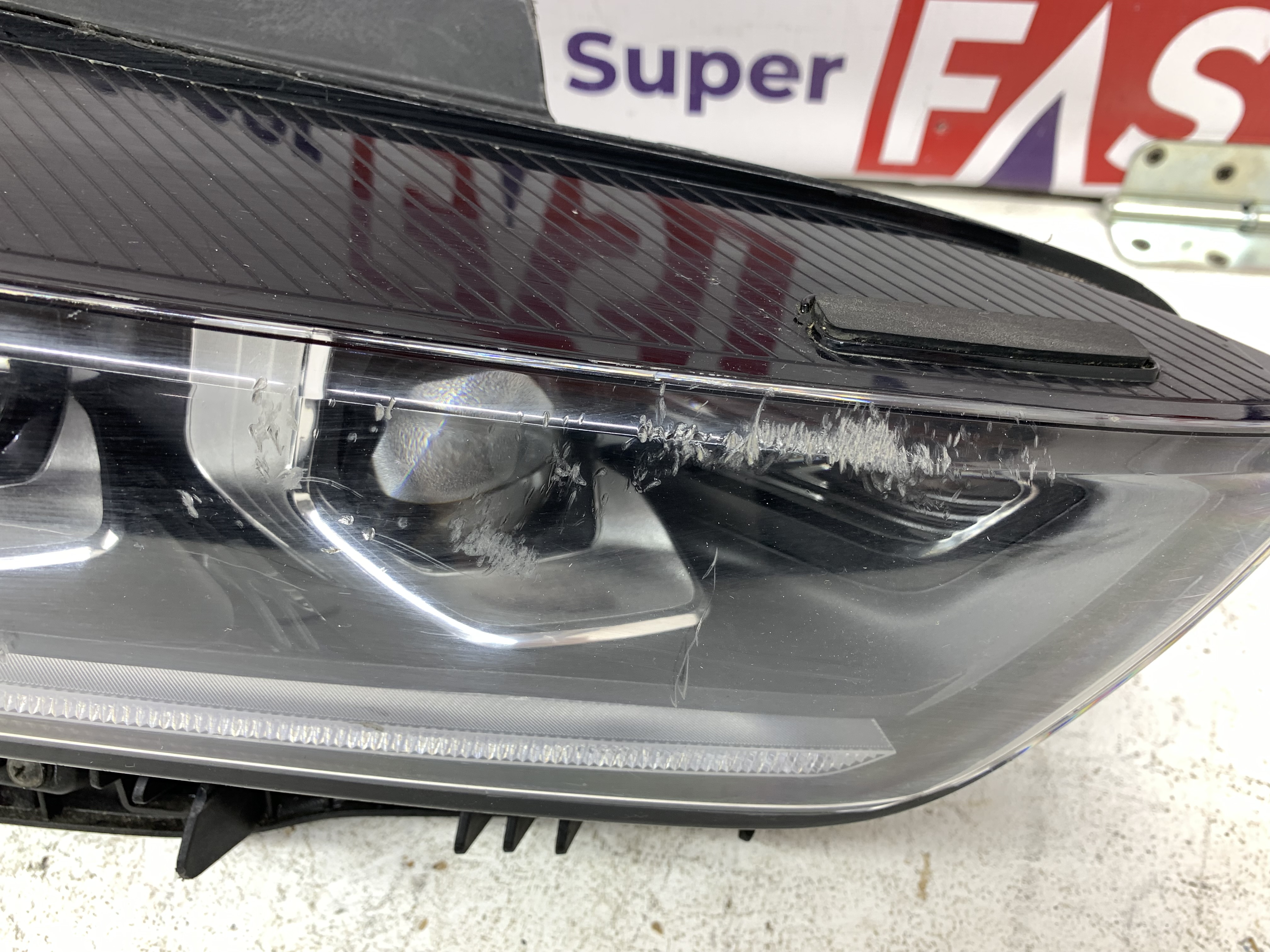 Kia K5 фара правая LED на 3 линзы оригинал бу