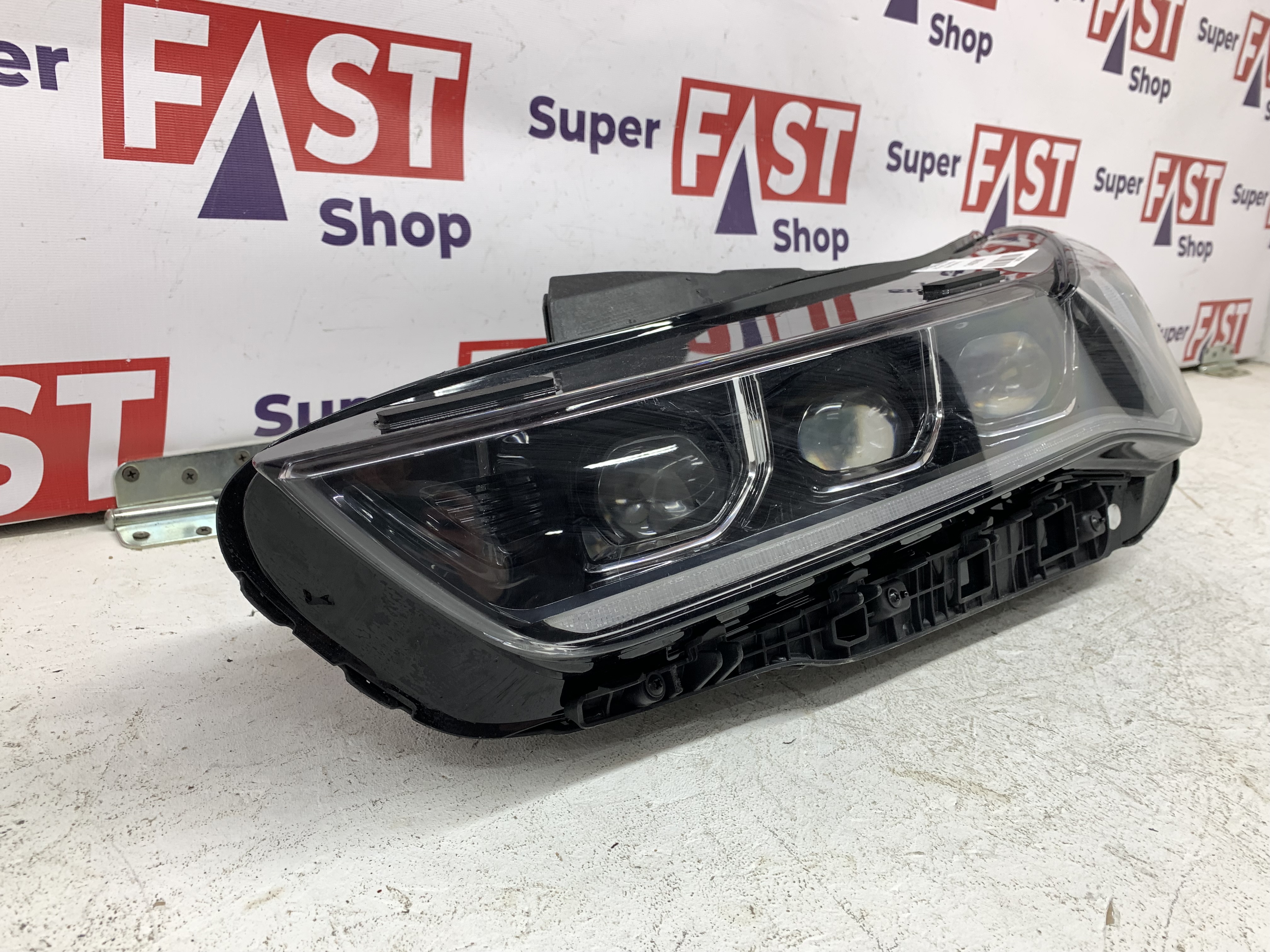 Kia K5 фара левая LED на 3 линзы оригинал бу