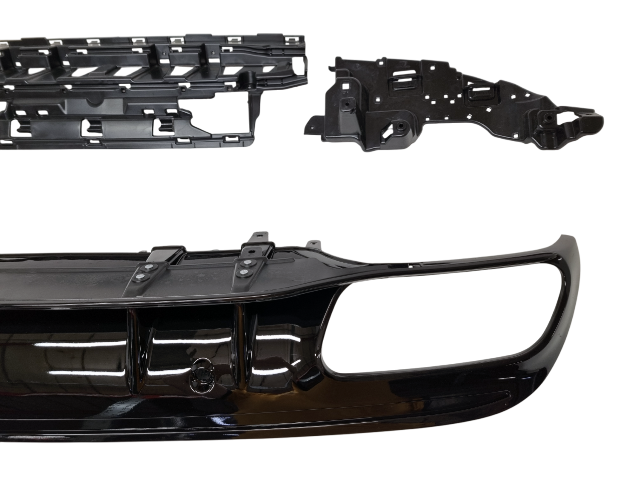 Mercedes W205 рестайлинг диффузор AMG 63 чeрный глянец без насадок