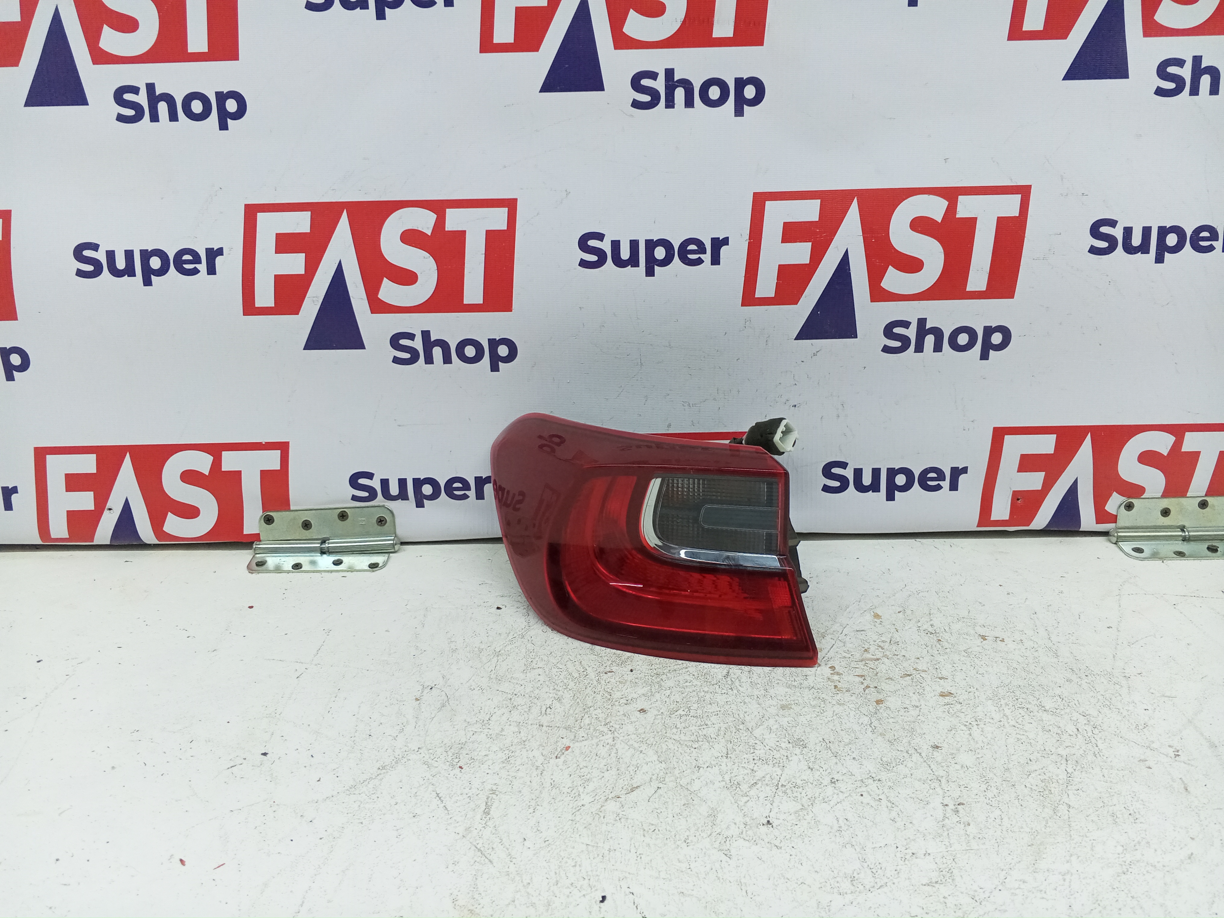 задний левый фонарь в крыло Kia Ceed 3