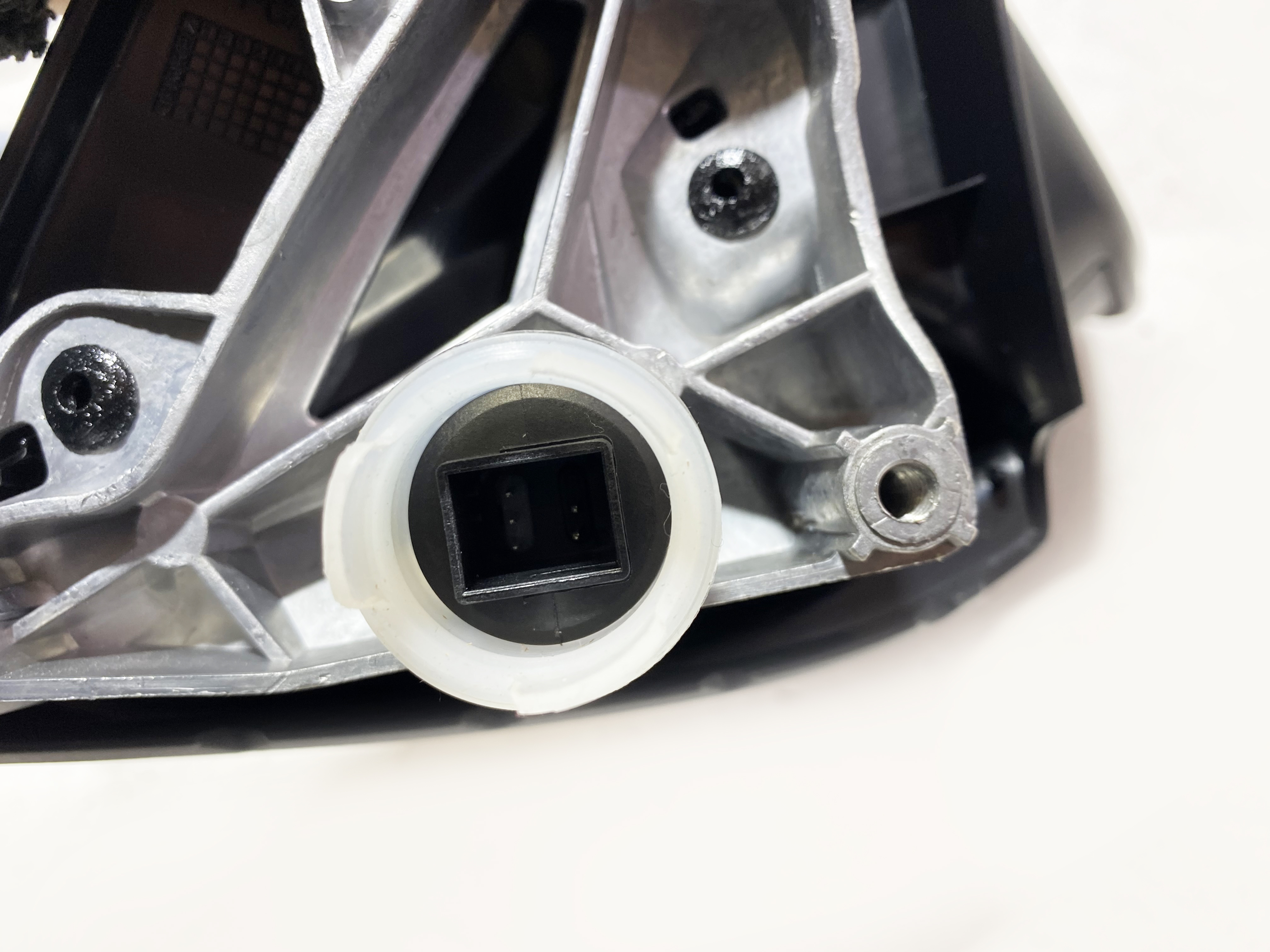 BMW X1 E84 рестайлинг 2012-2015 зеркало правое (левый руль)