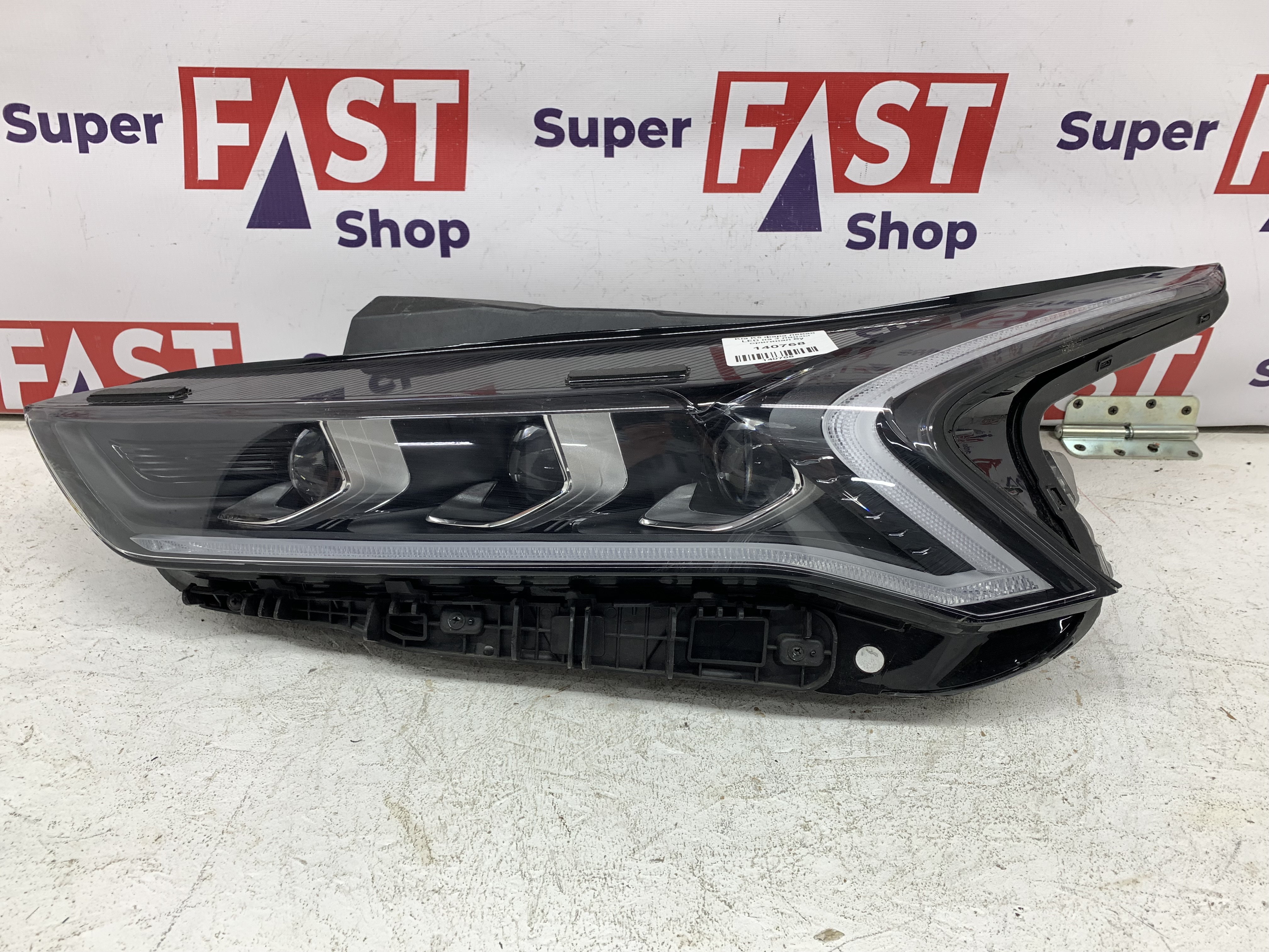 Kia K5 фара левая LED на 3 линзы оригинал бу