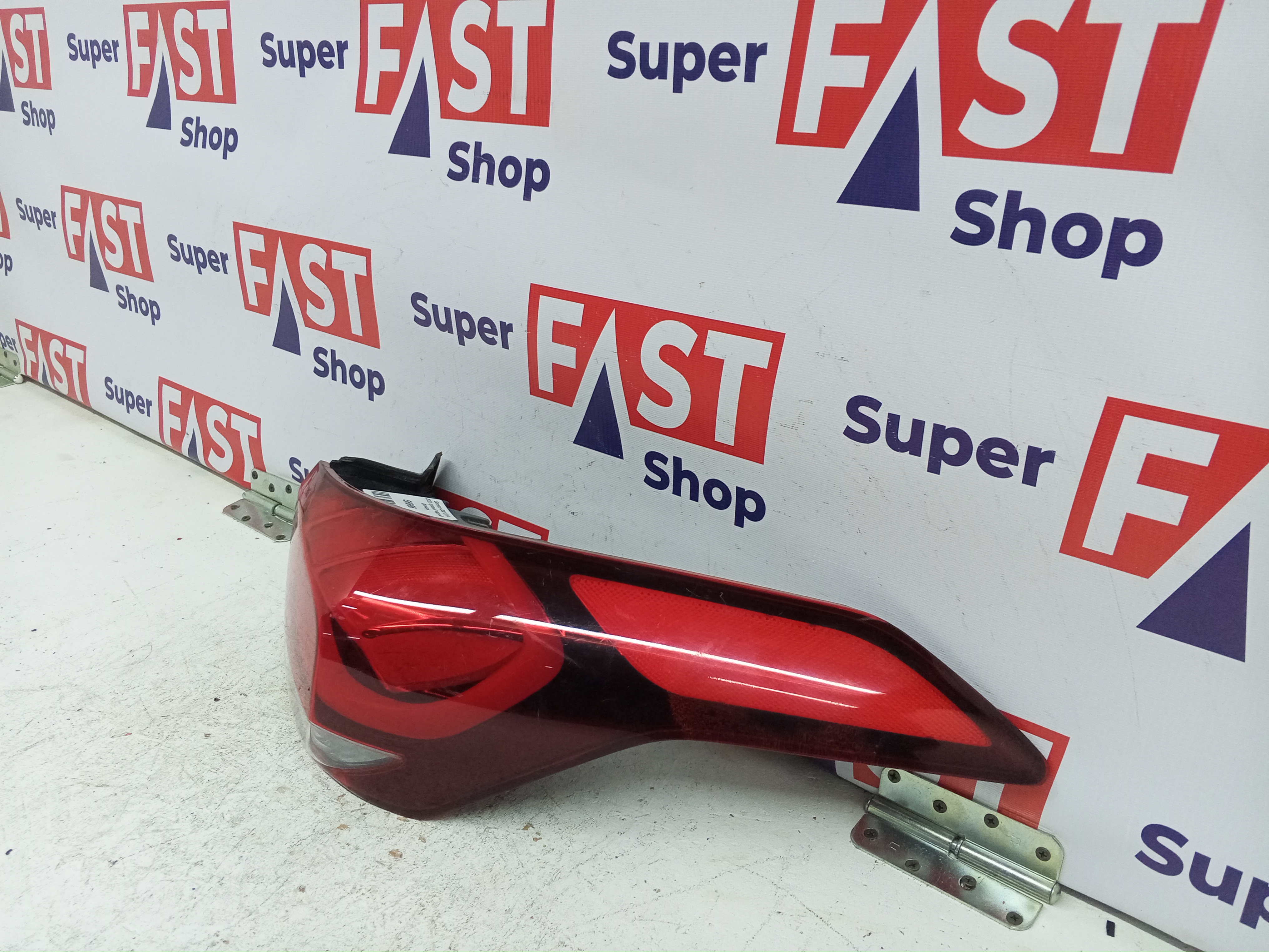 Genesis G80 2016-2020 правый задний фонарь