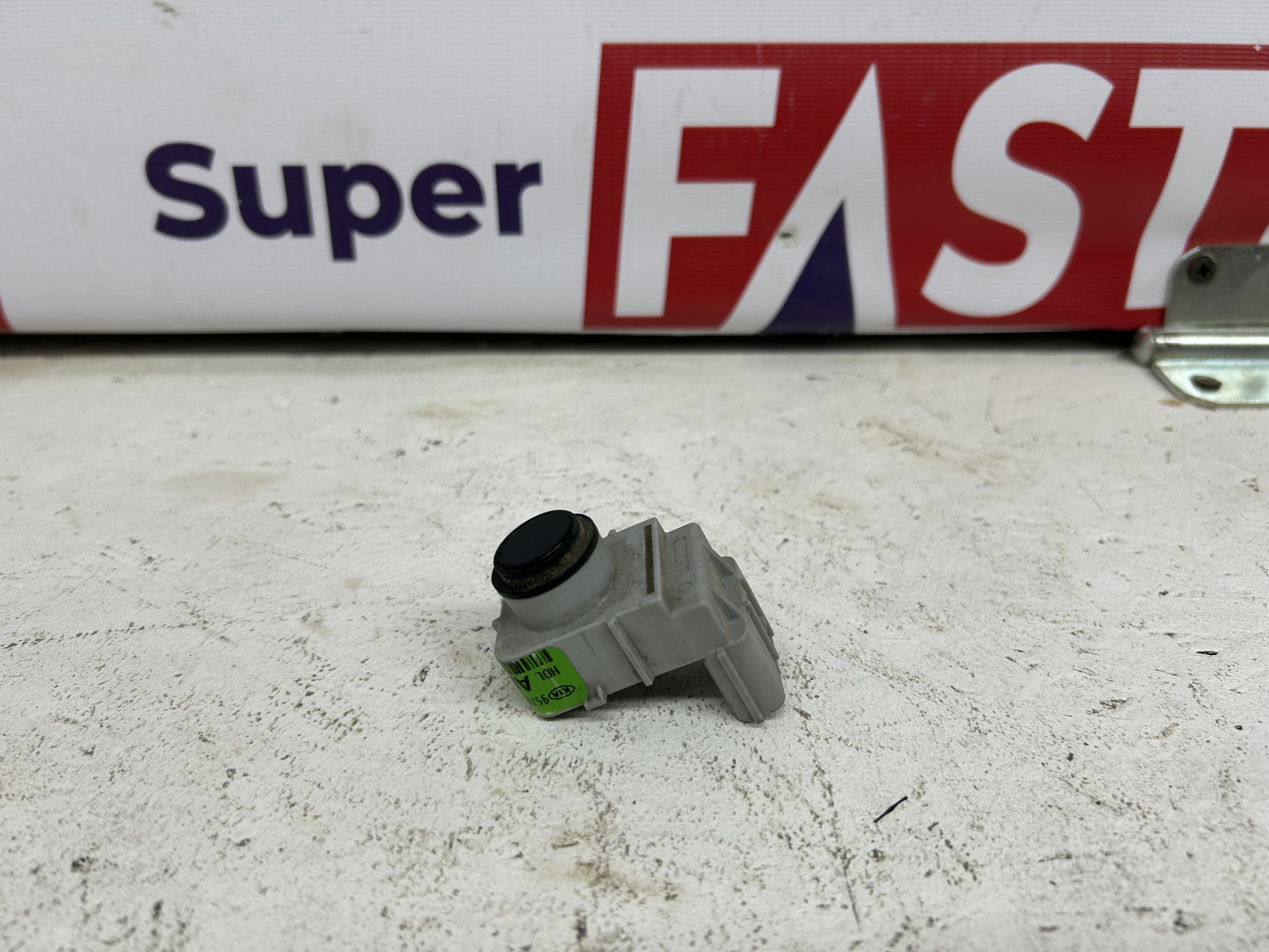 Датчик парковки Kia Quoris 957203T000