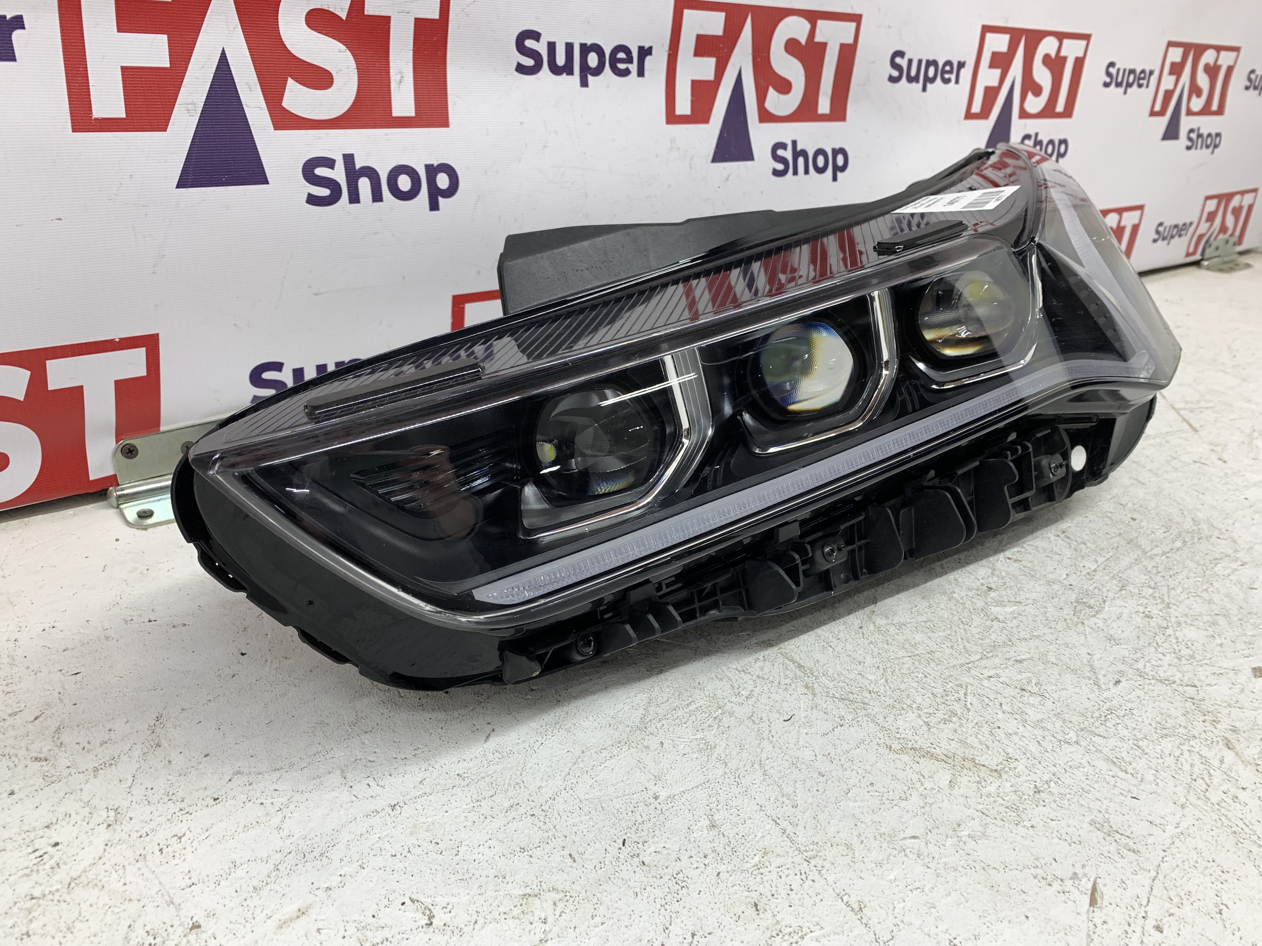 Kia K5 фара левая LED на 3 линзы оригинал бу