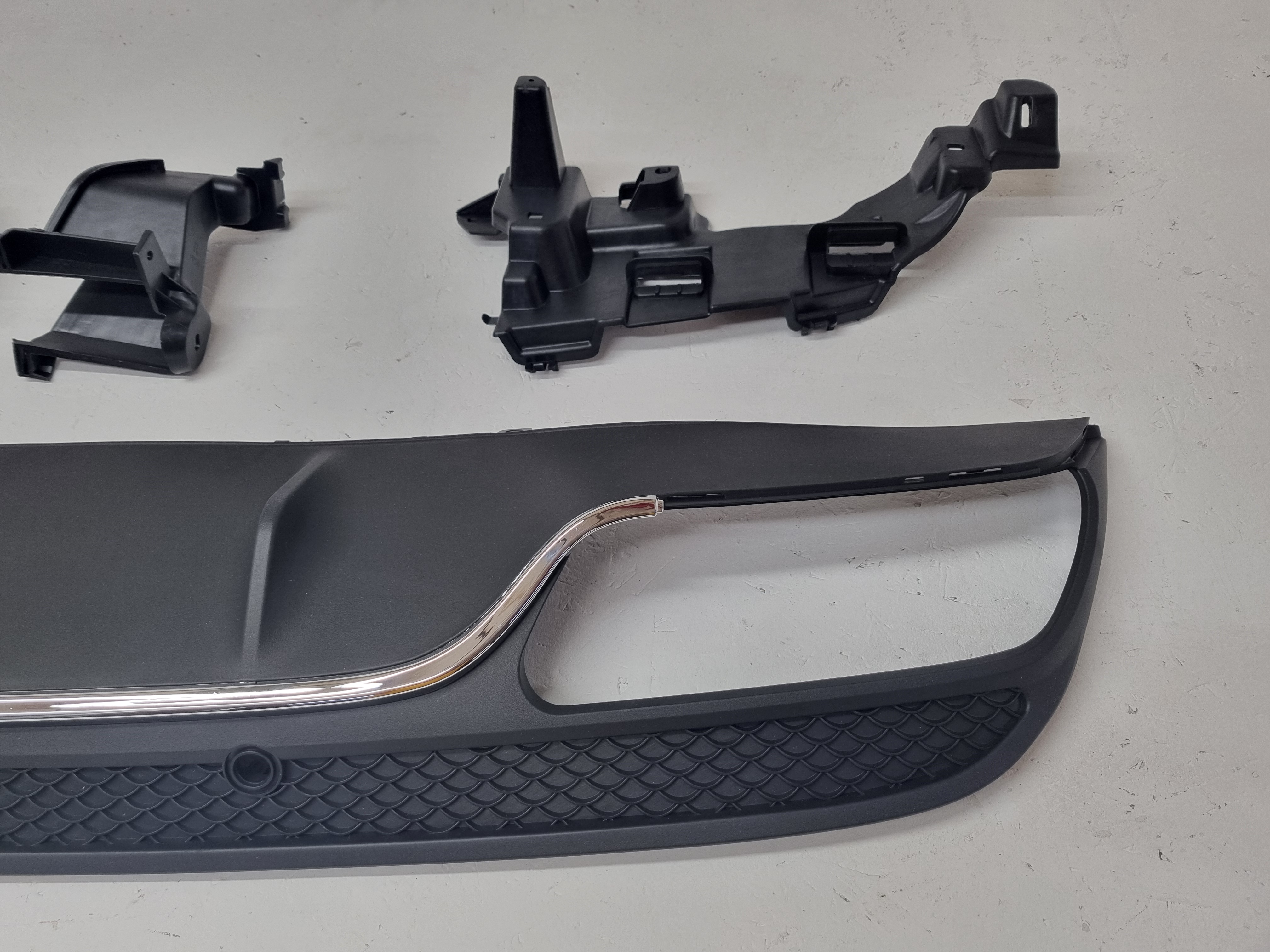 Дефект 5 Mercedes W205 дорестайлинг диффузор AMG 63 без насадок