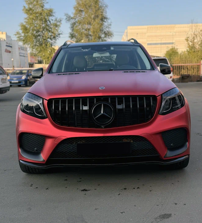 Mercedes GLS X166 решетка радиатора GT черная