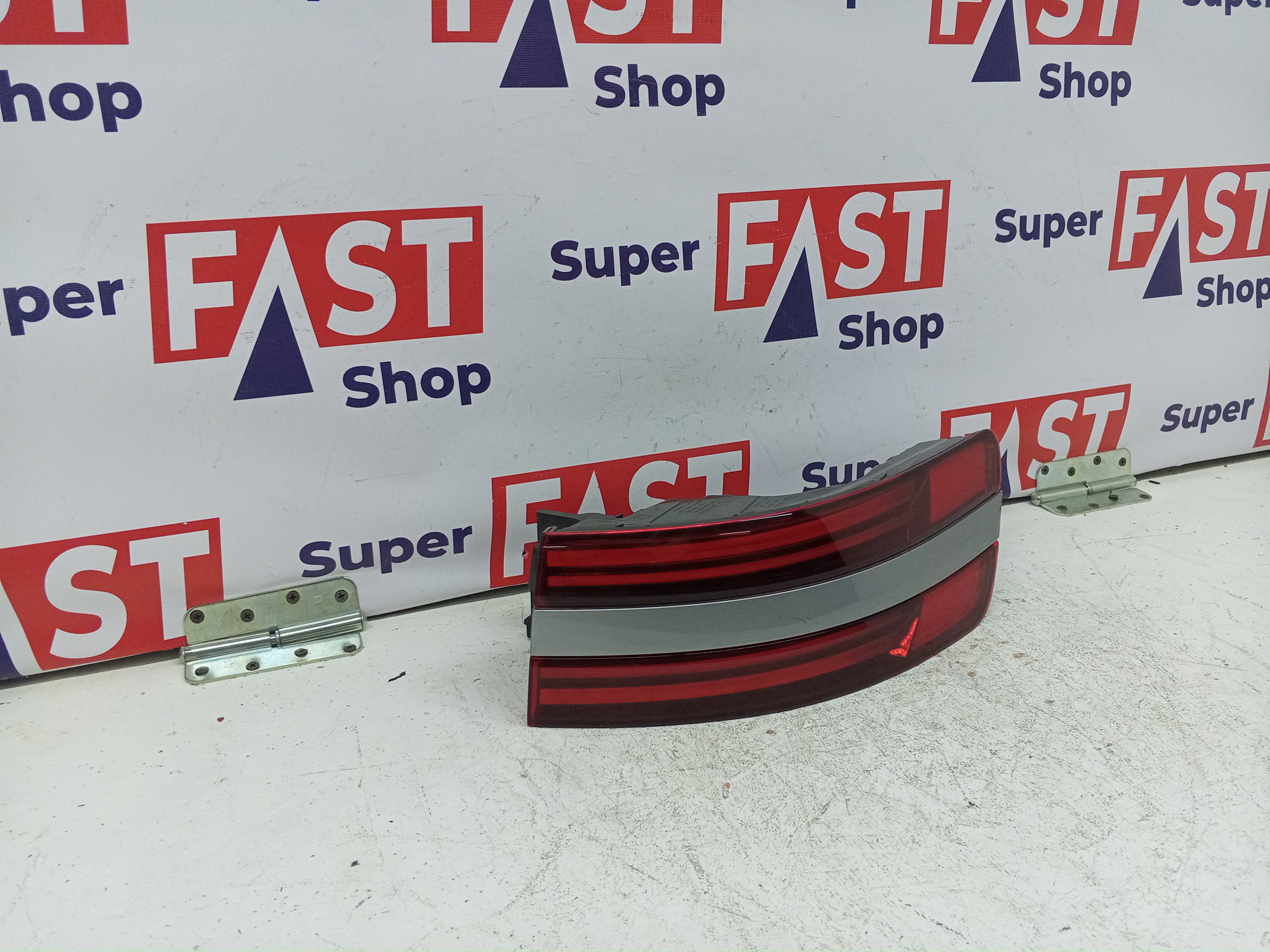 Genesis GV70 задний правый фонарь в крыло