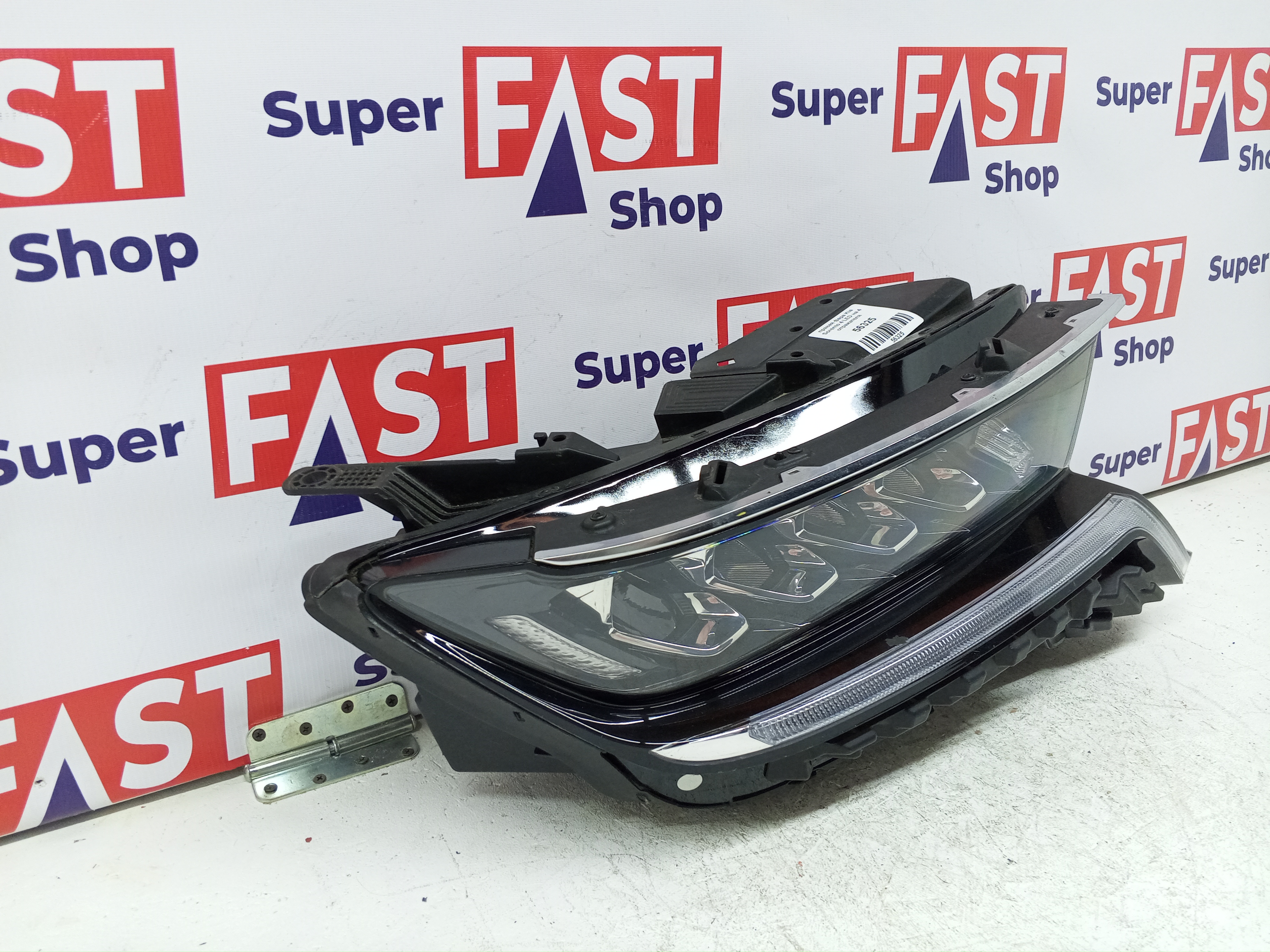 правая фара Kia Sorento 4 LED на 4 отражателя