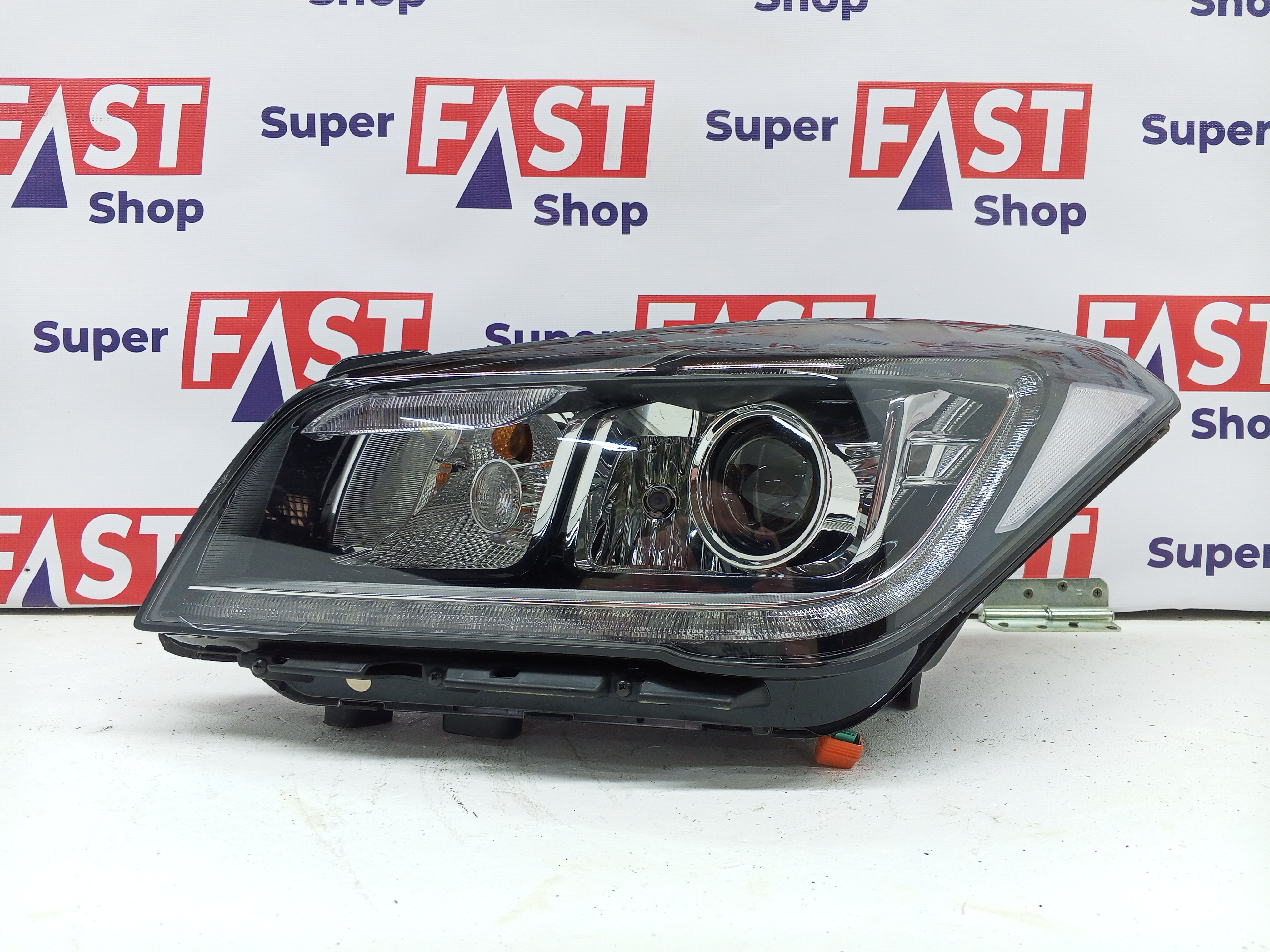 левая фара Genesis G80 ксенон 2016-2020 ДЕФЕКТ