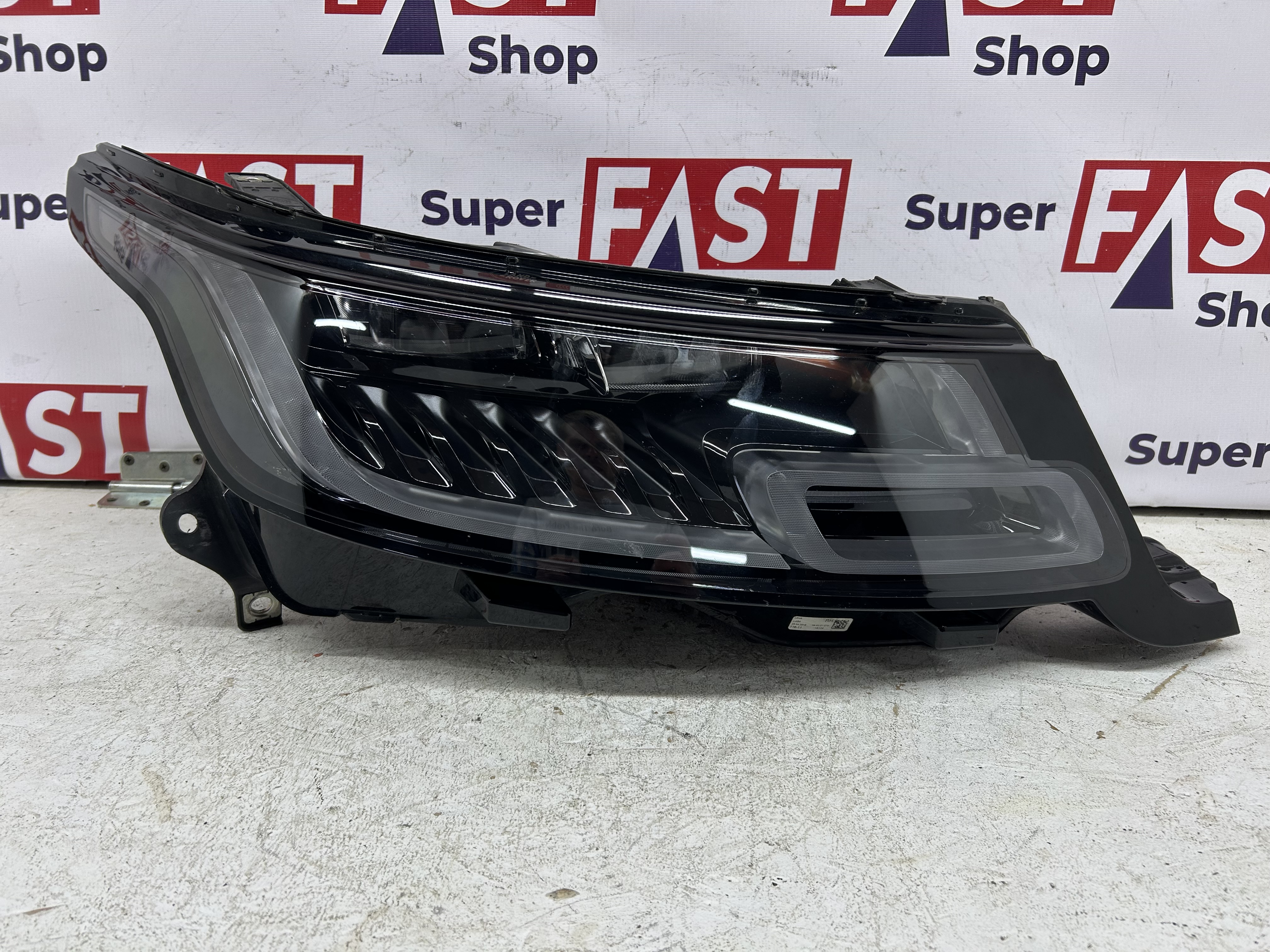 Фара правая Range Rover Sport 2021 LED