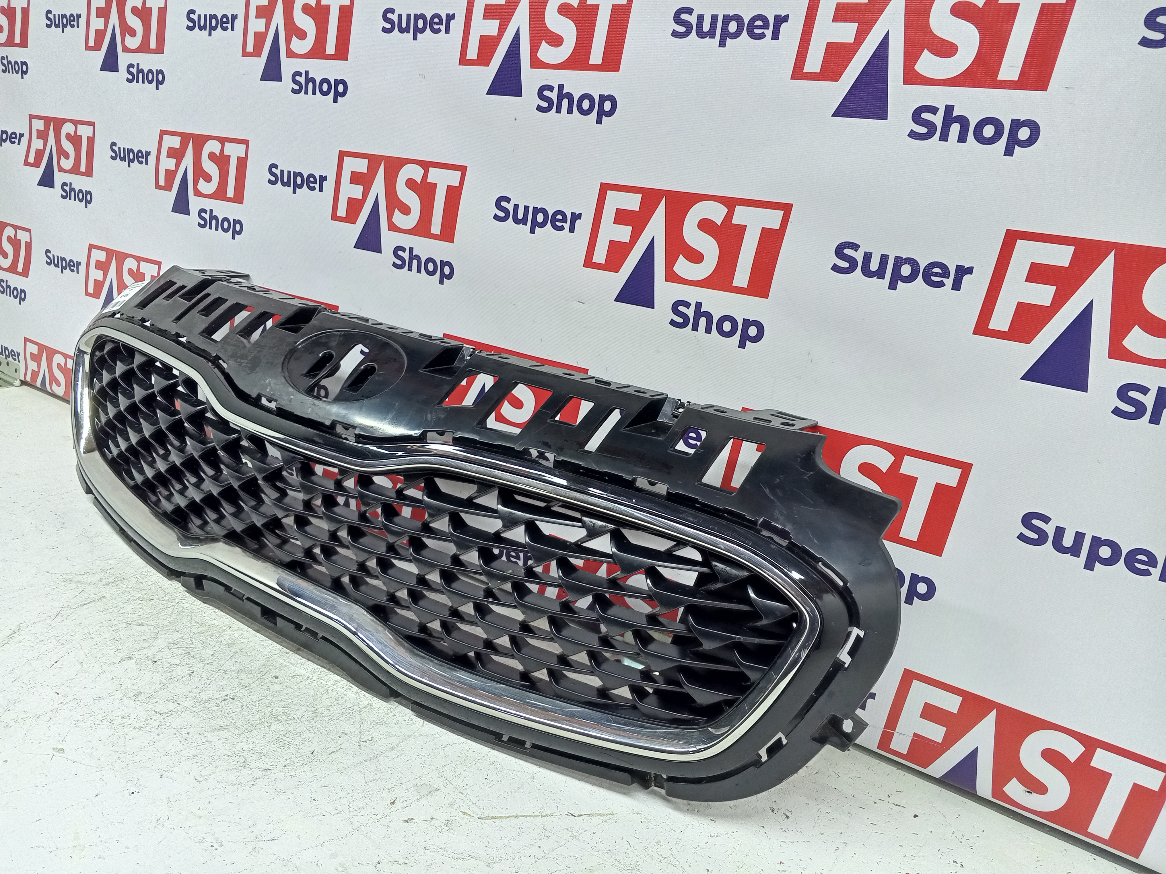 Kia Sportage 4 рест решетка радиатора USA