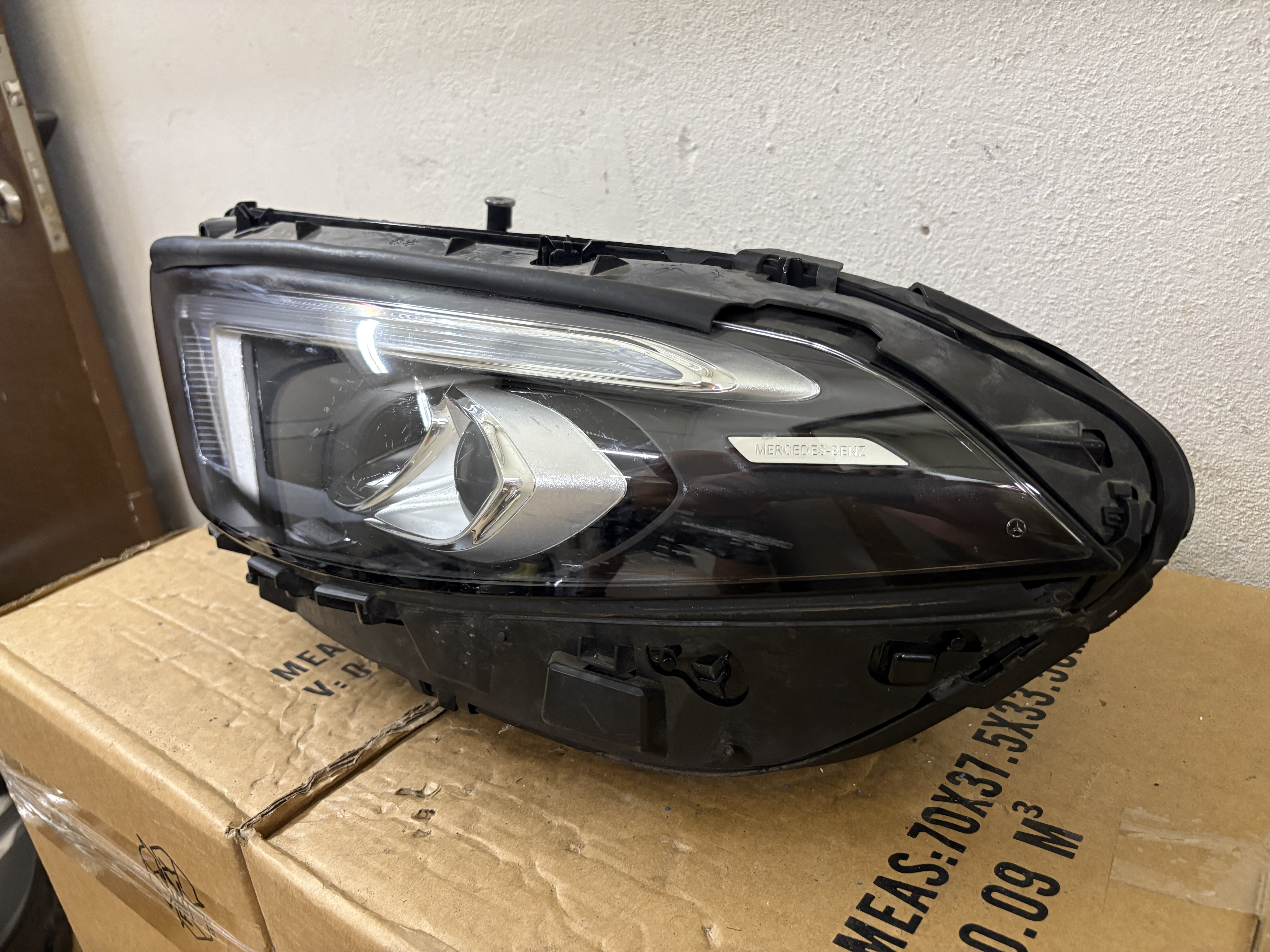 фара левая Mercedes A W177 LED