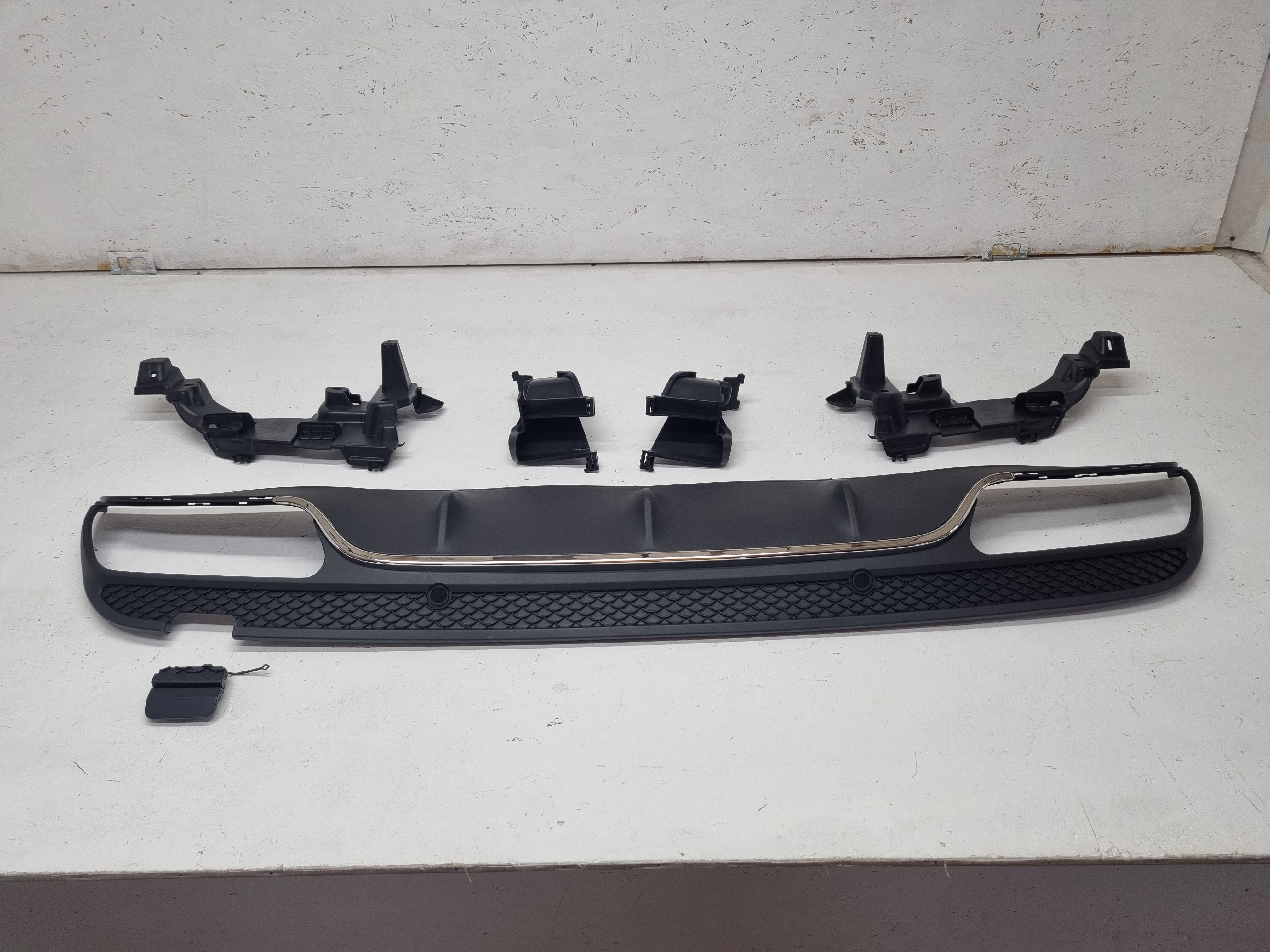 Дефект 5 Mercedes W205 дорестайлинг диффузор AMG 63 без насадок