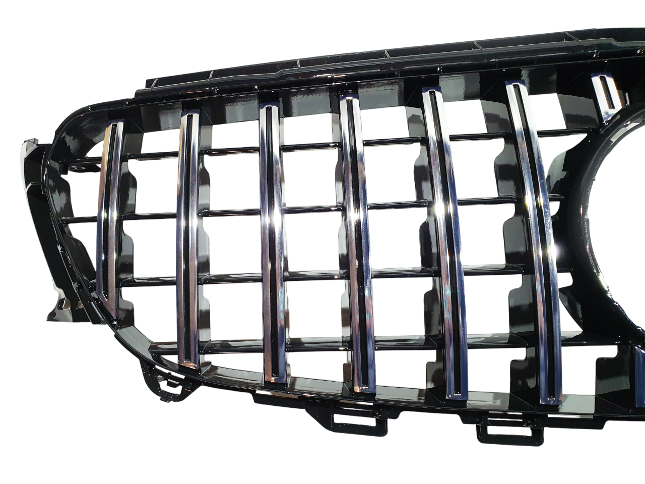 Mercedes W213 дорестайлинг решетка радиатора GT хром