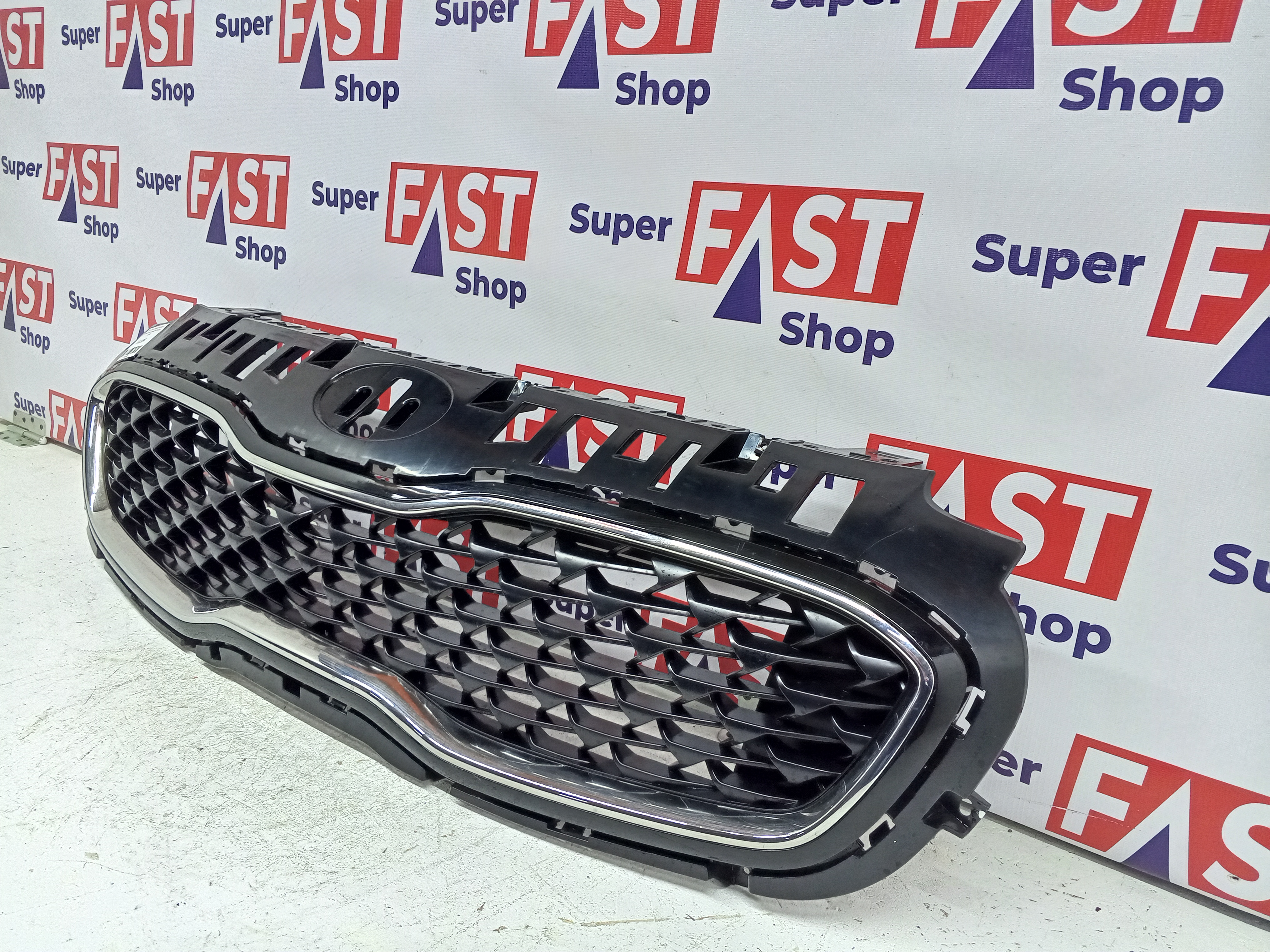 Kia Sportage 4 рест решетка радиатора USA