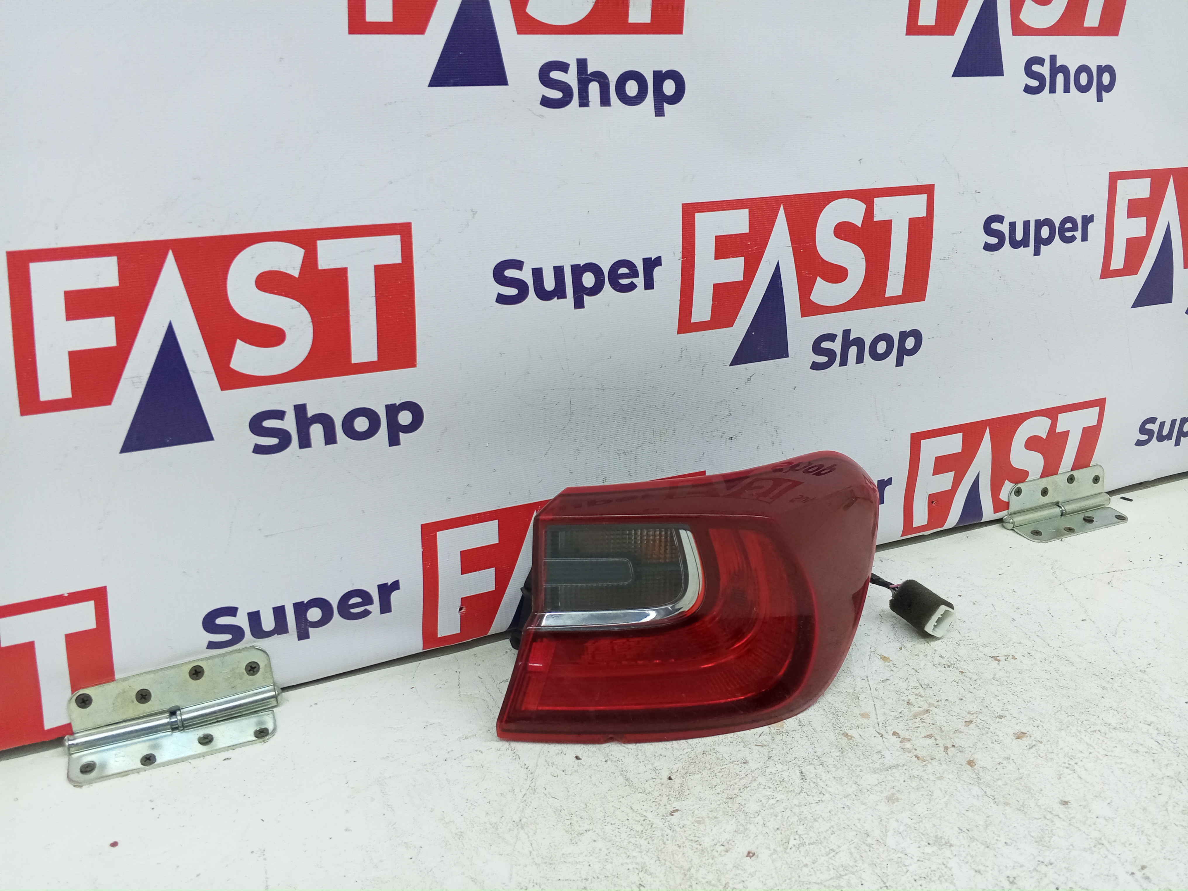 правый задний фонарь в крыло Kia Ceed 3