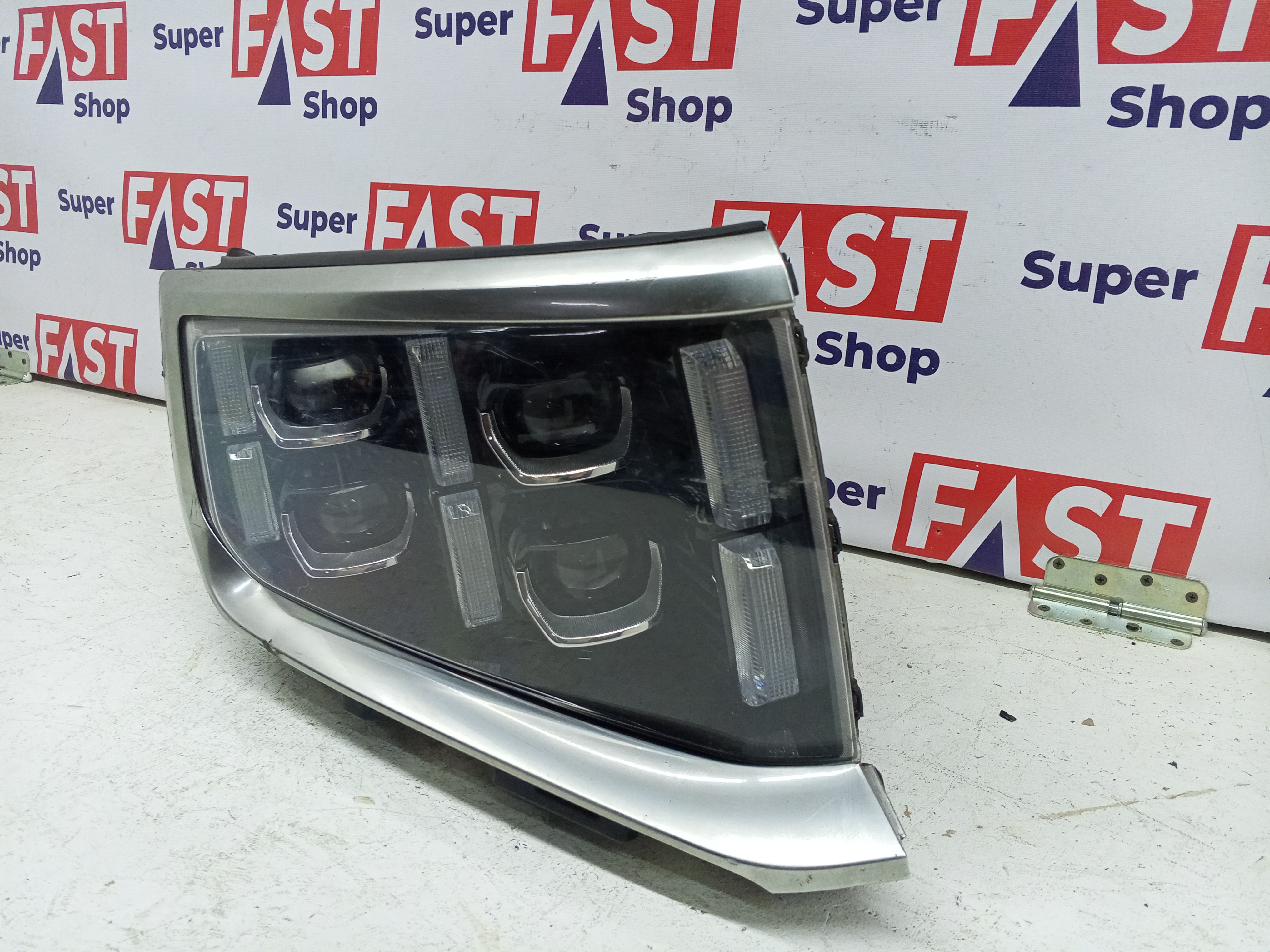 Фара правая Kia Mohave 2019-2024 LED