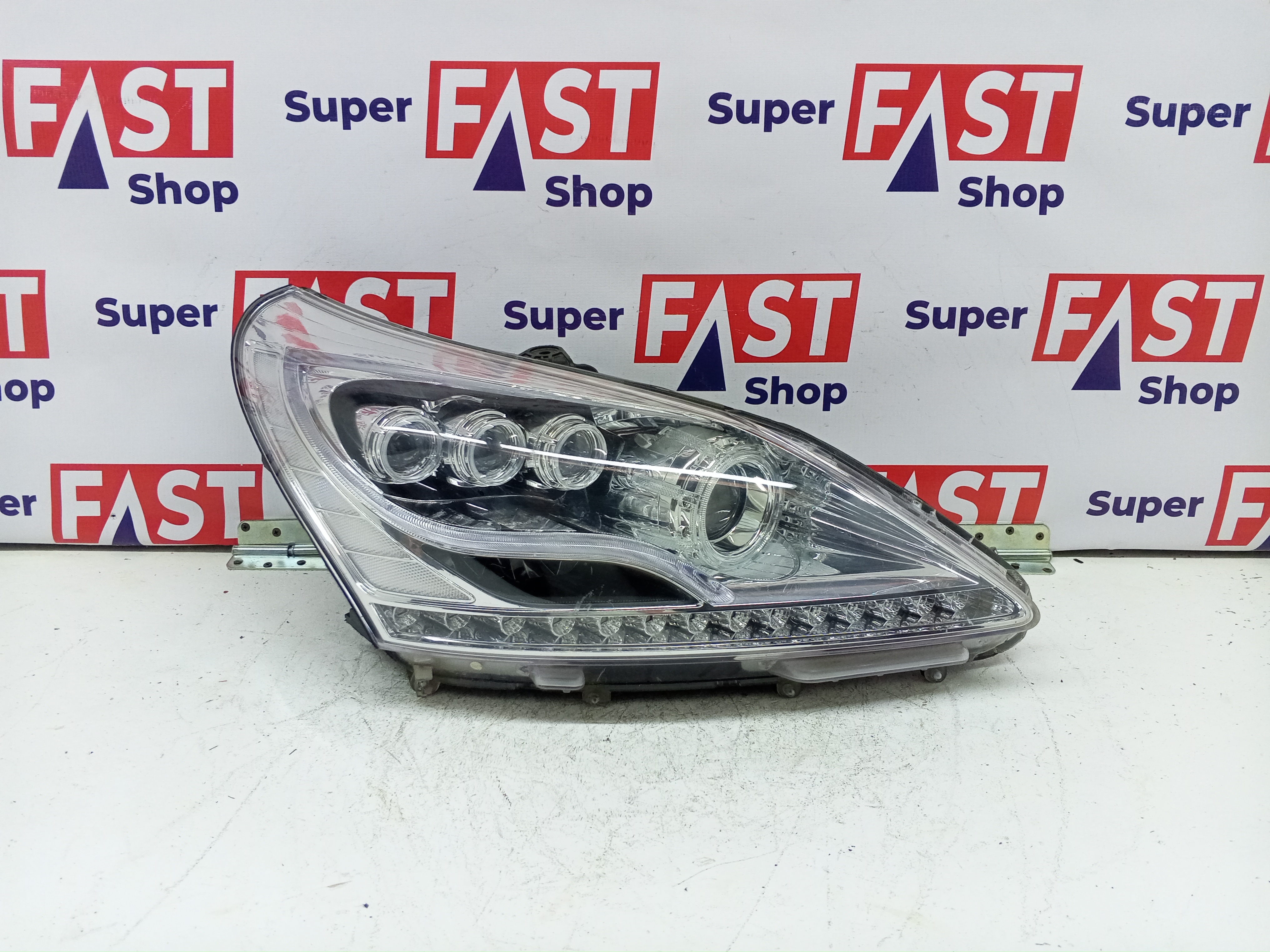 правая фара Hyundai Equus LED хром