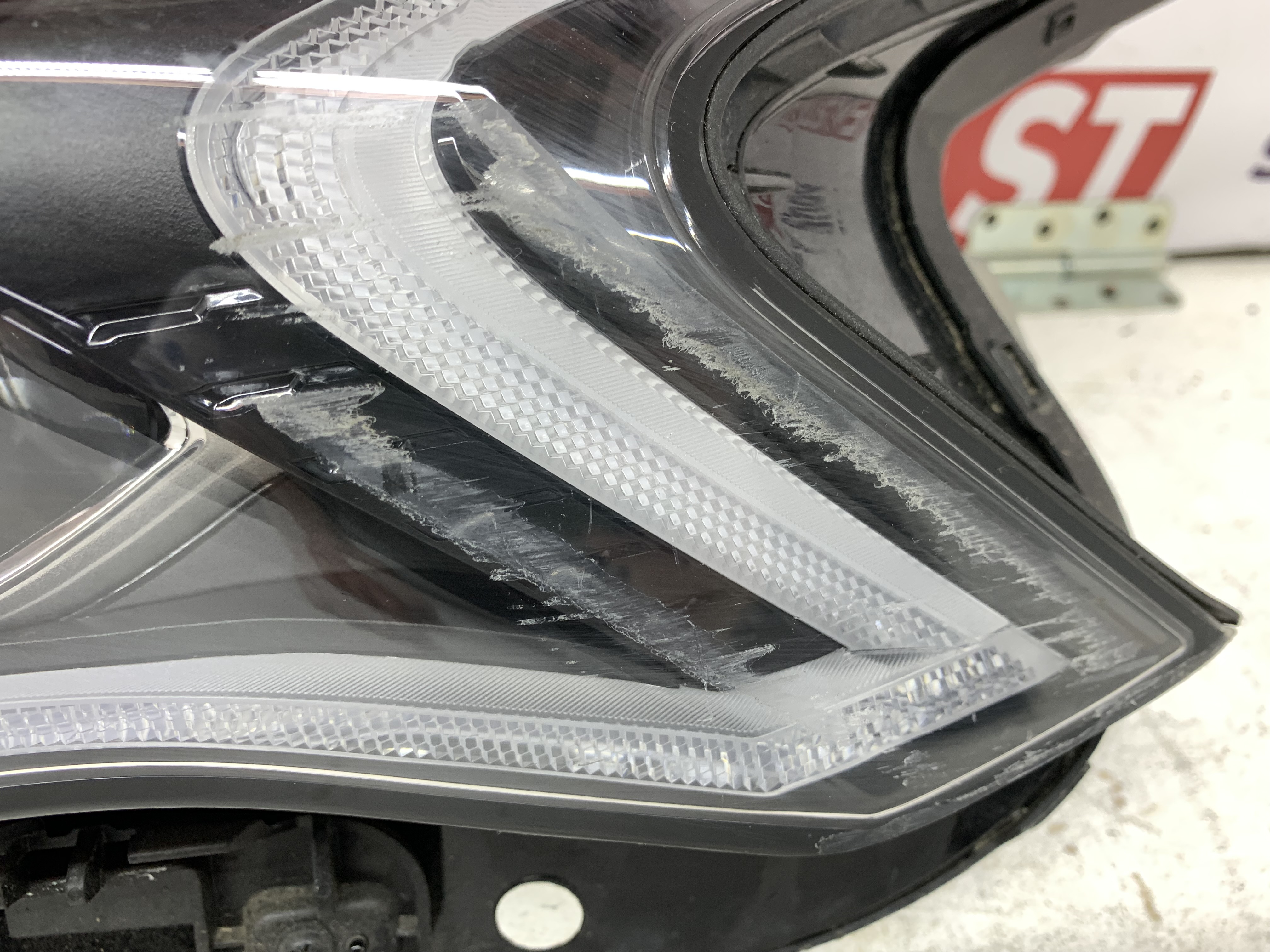 Kia K5 фара левая LED на 3 линзы оригинал бу