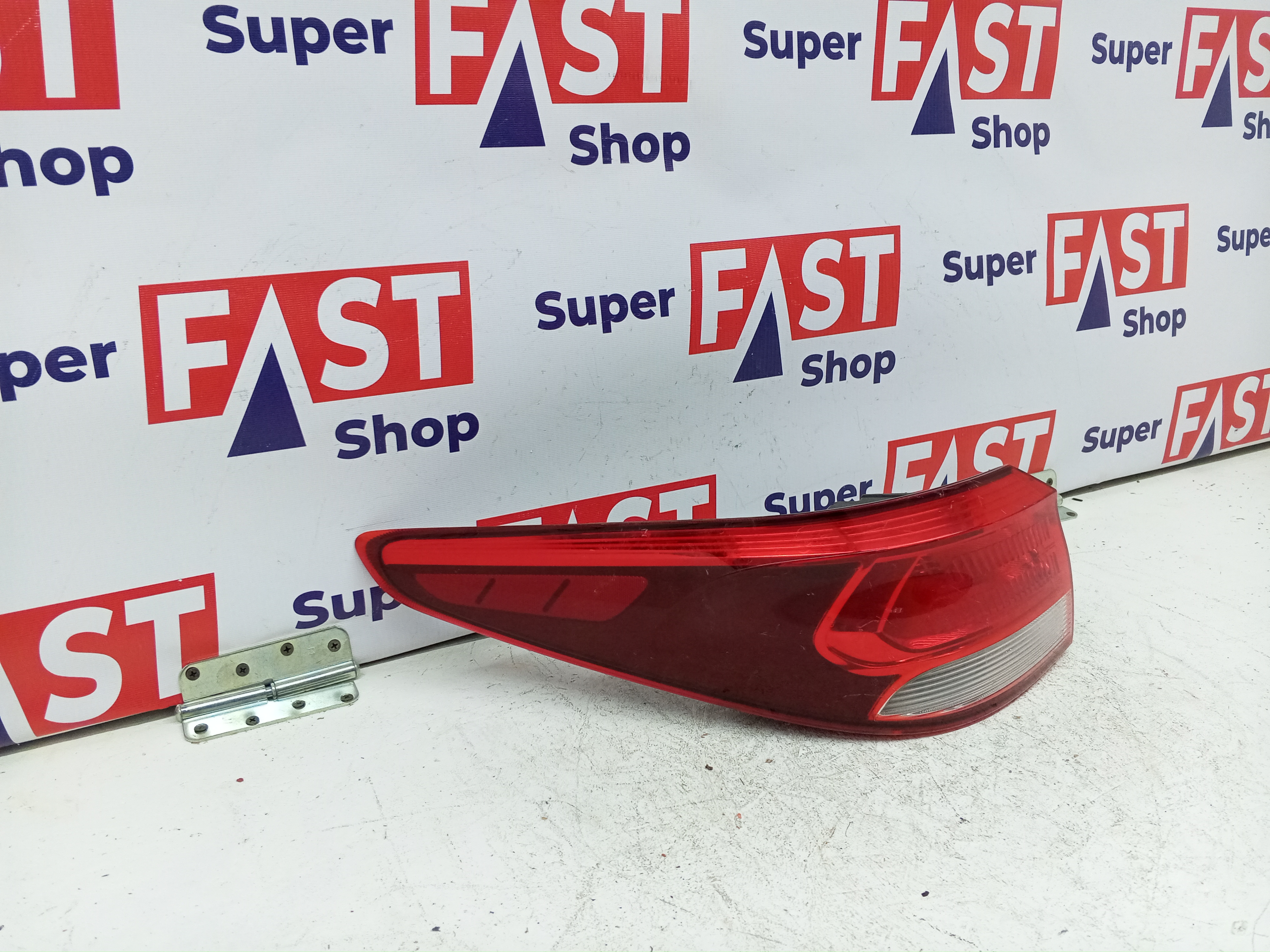 Kia Rio 4 фонарь задний левый галоген в крыло