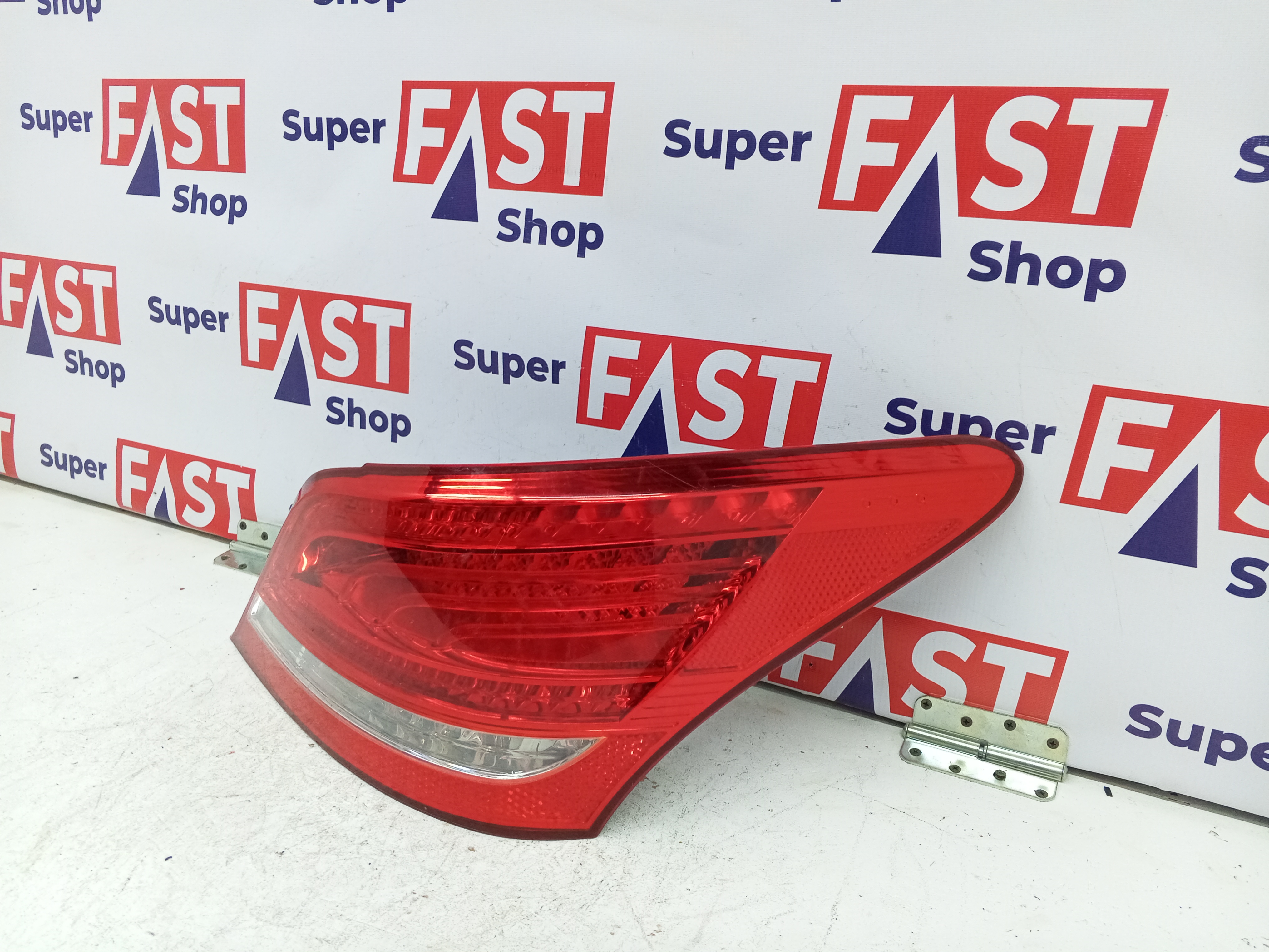 Hyundai Equus дорест правый задний фонарь LED