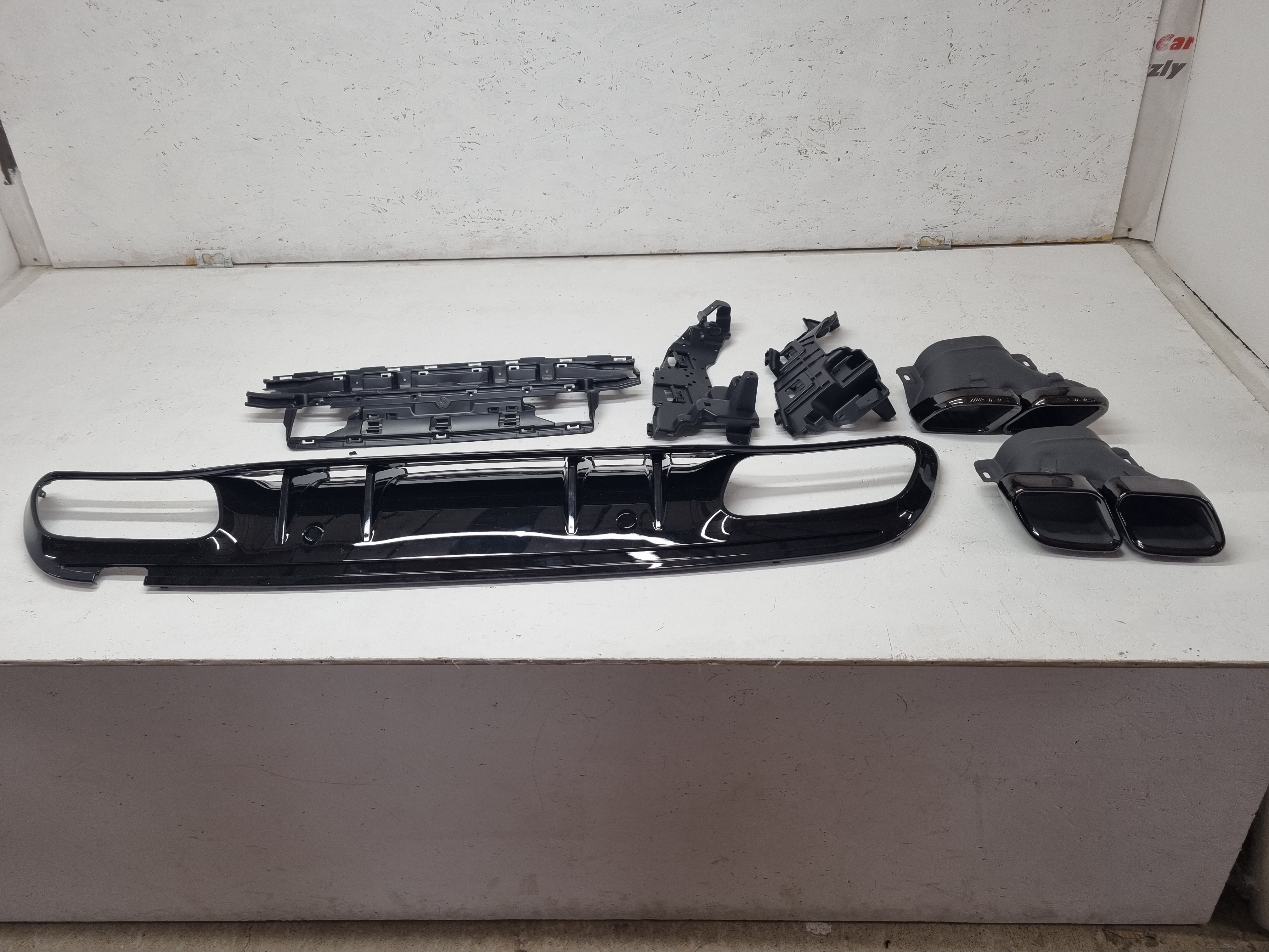 Дефект 1 Mercedes W205 дорестайлинг диффузор AMG C63S чёрные насадки