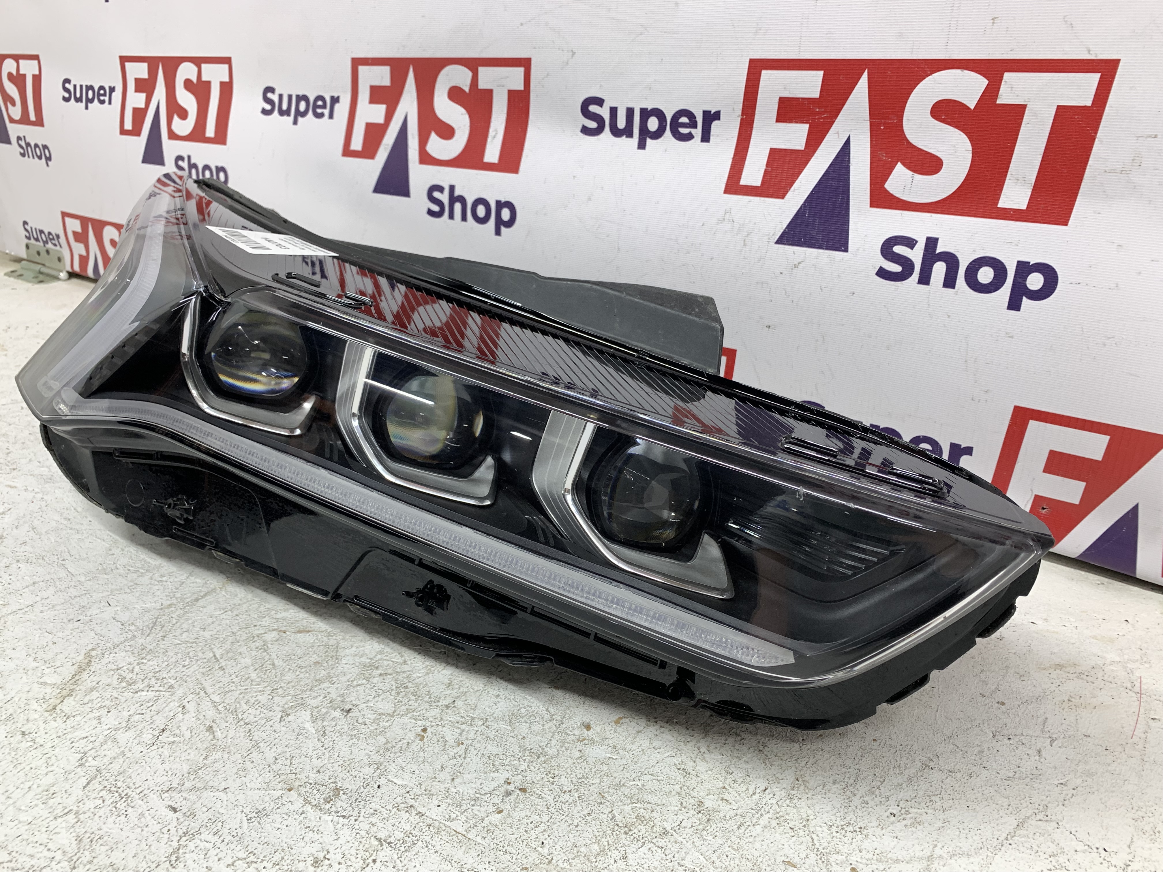 Kia K5 фара правая LED на 3 линзы оригинал бу