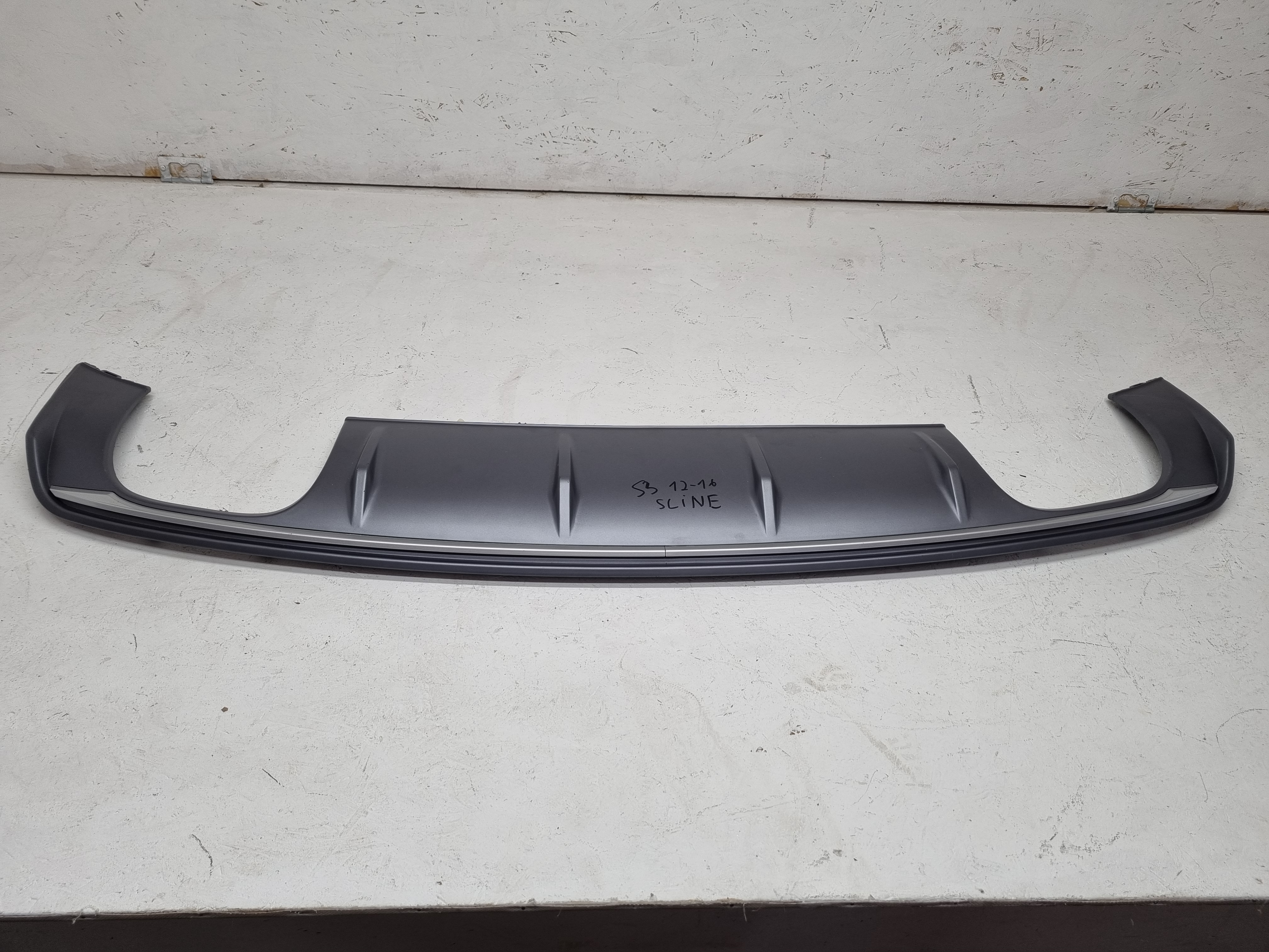 Дефект Audi A3 8V дорестайлинг S3 диффузор в S line бампер седан