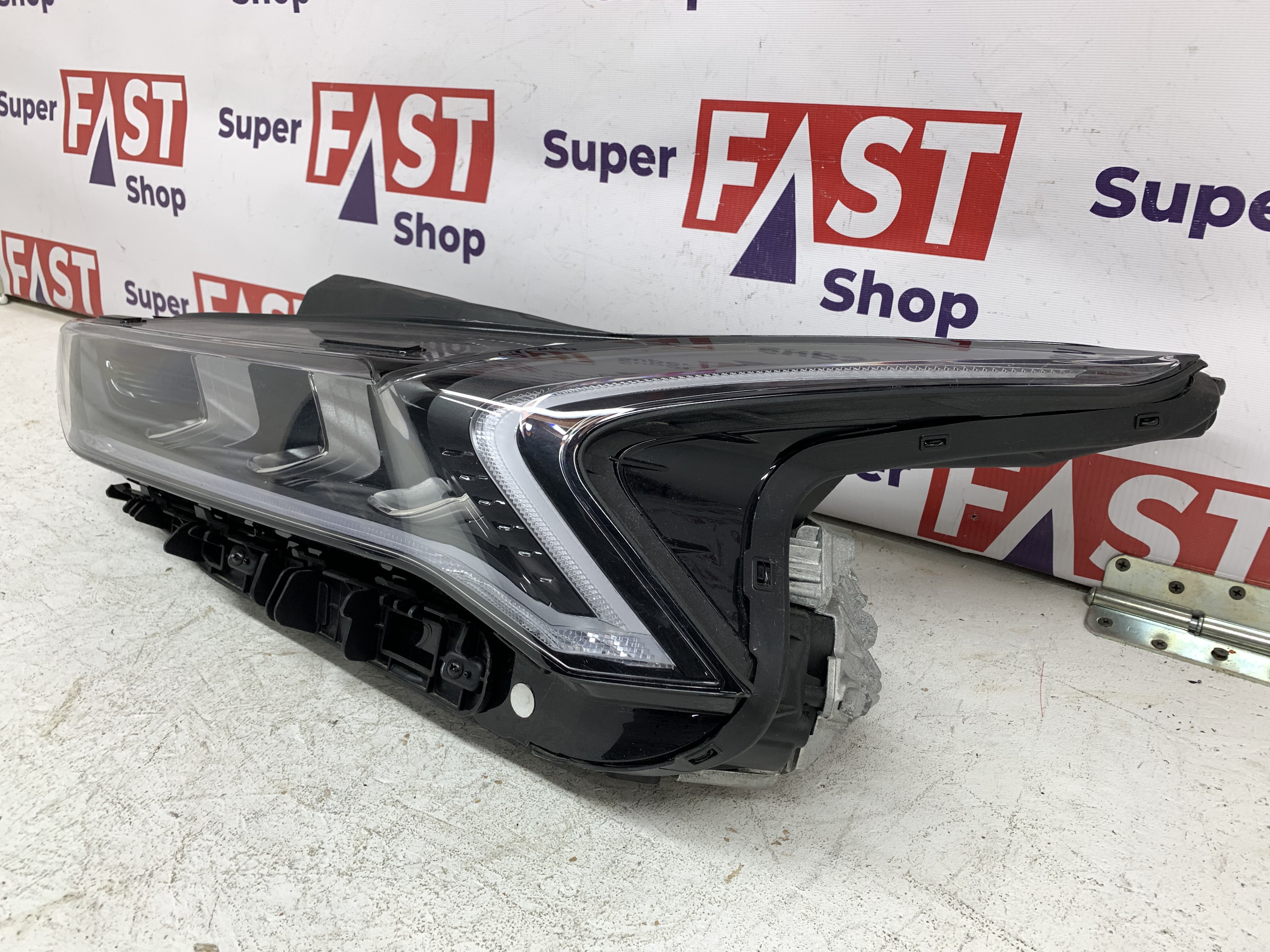 Kia K5 фара левая LED на 3 линзы оригинал бу