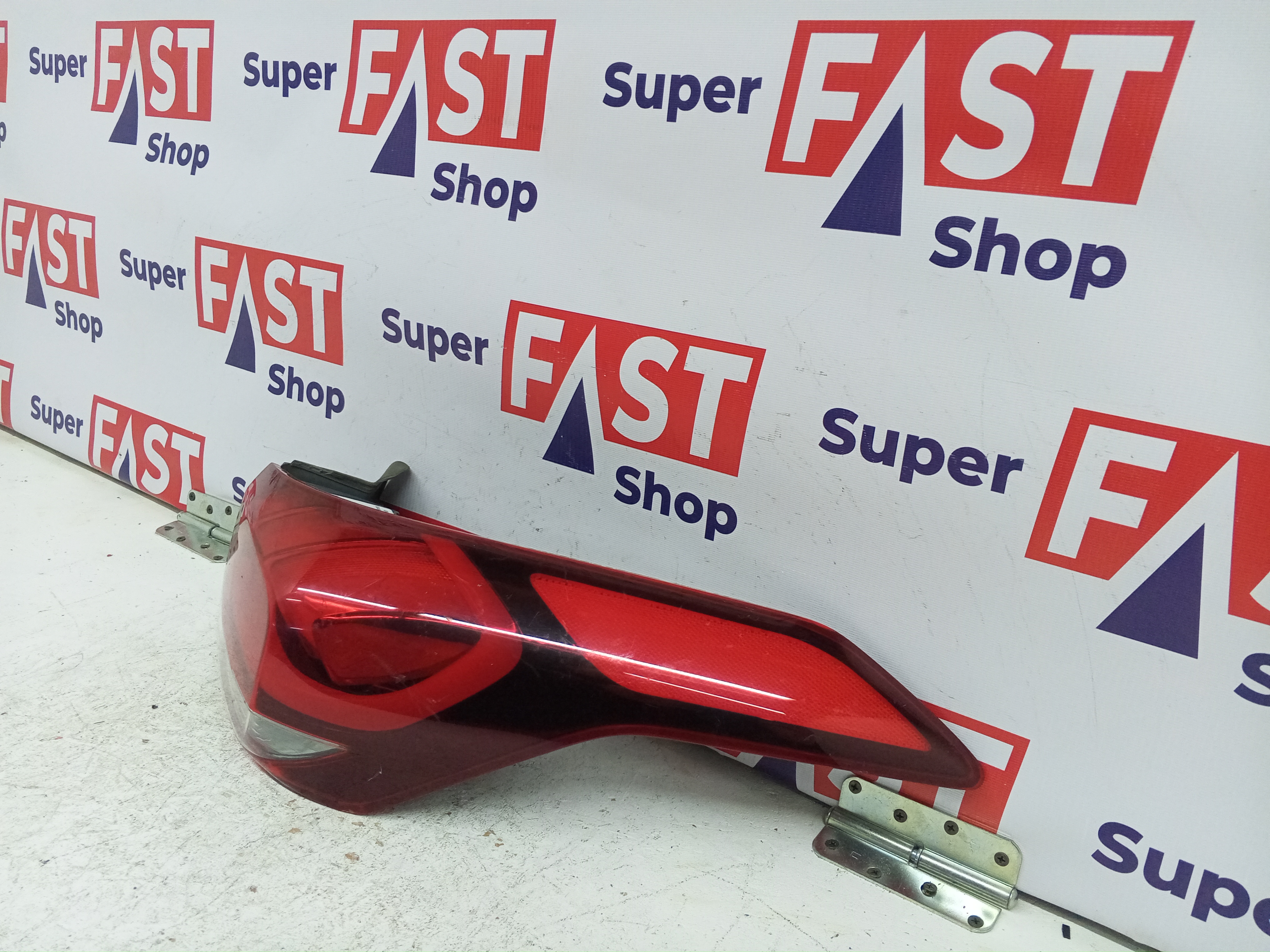 фонарь задний правый Genesis G80 2016-2020