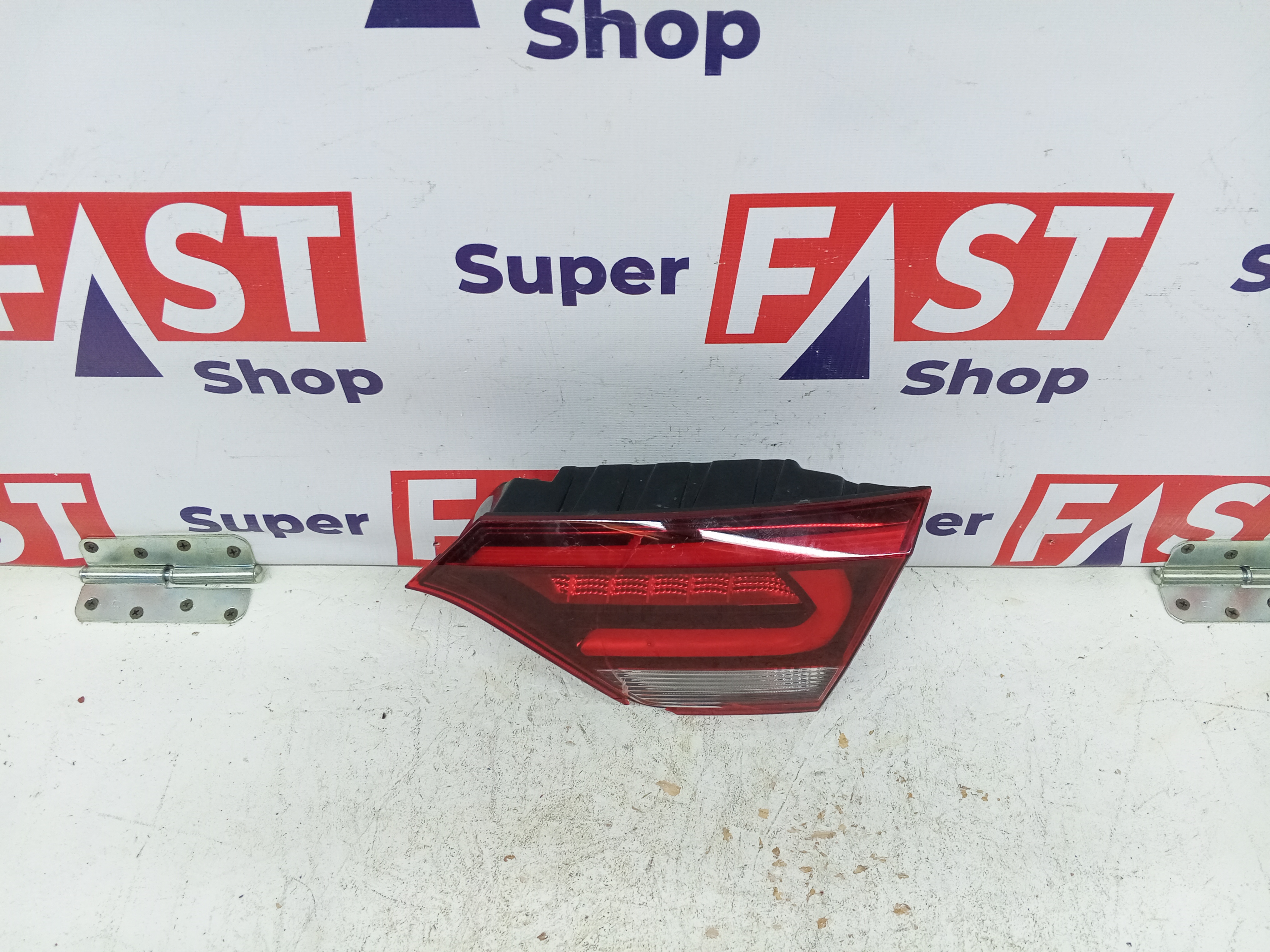 БИТЫЙ правый задний фонарь Kia Rio 4 LED