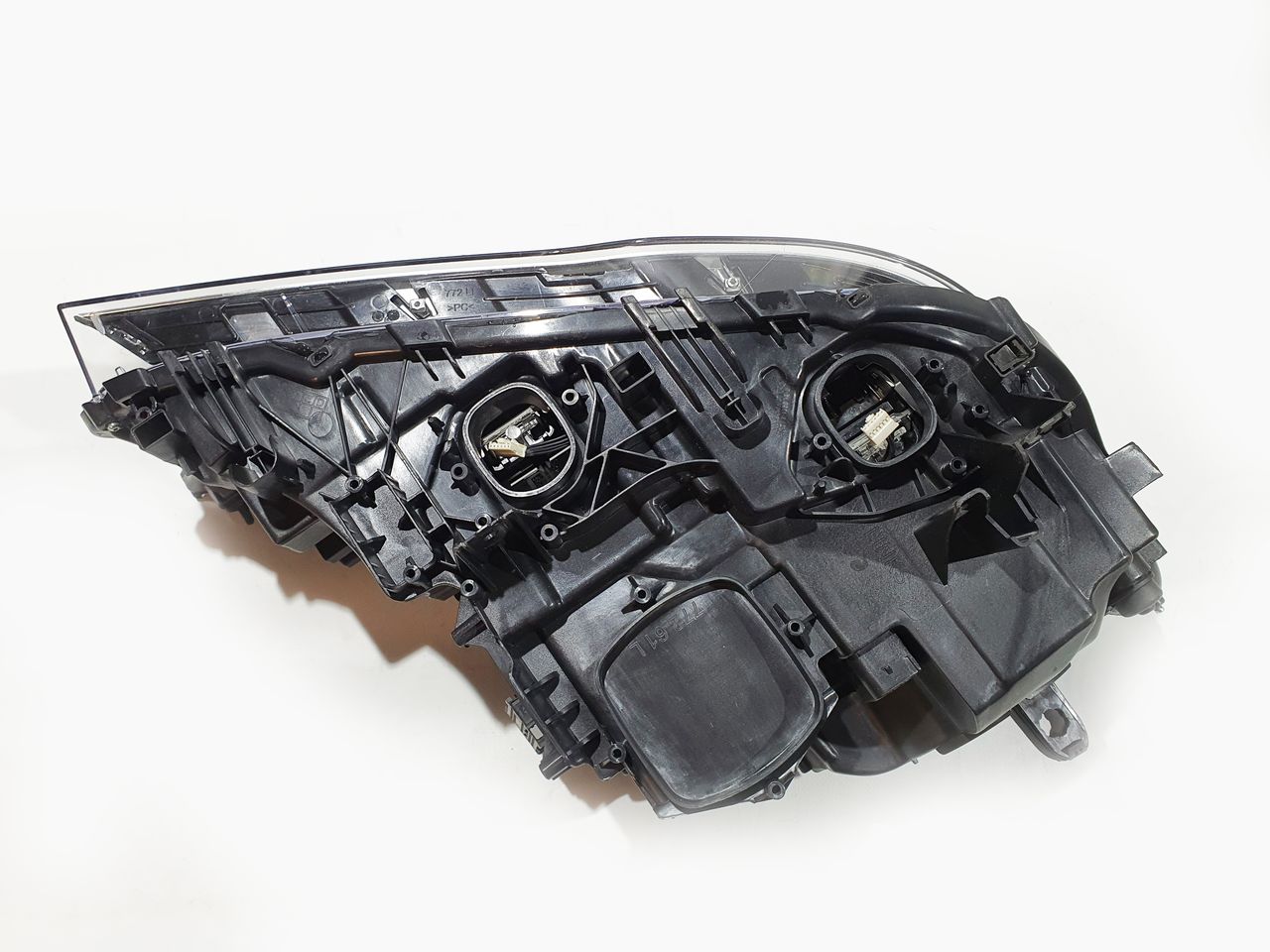 BMW G11 G12 дорестайлинг левая б.у фара LED адаптивная