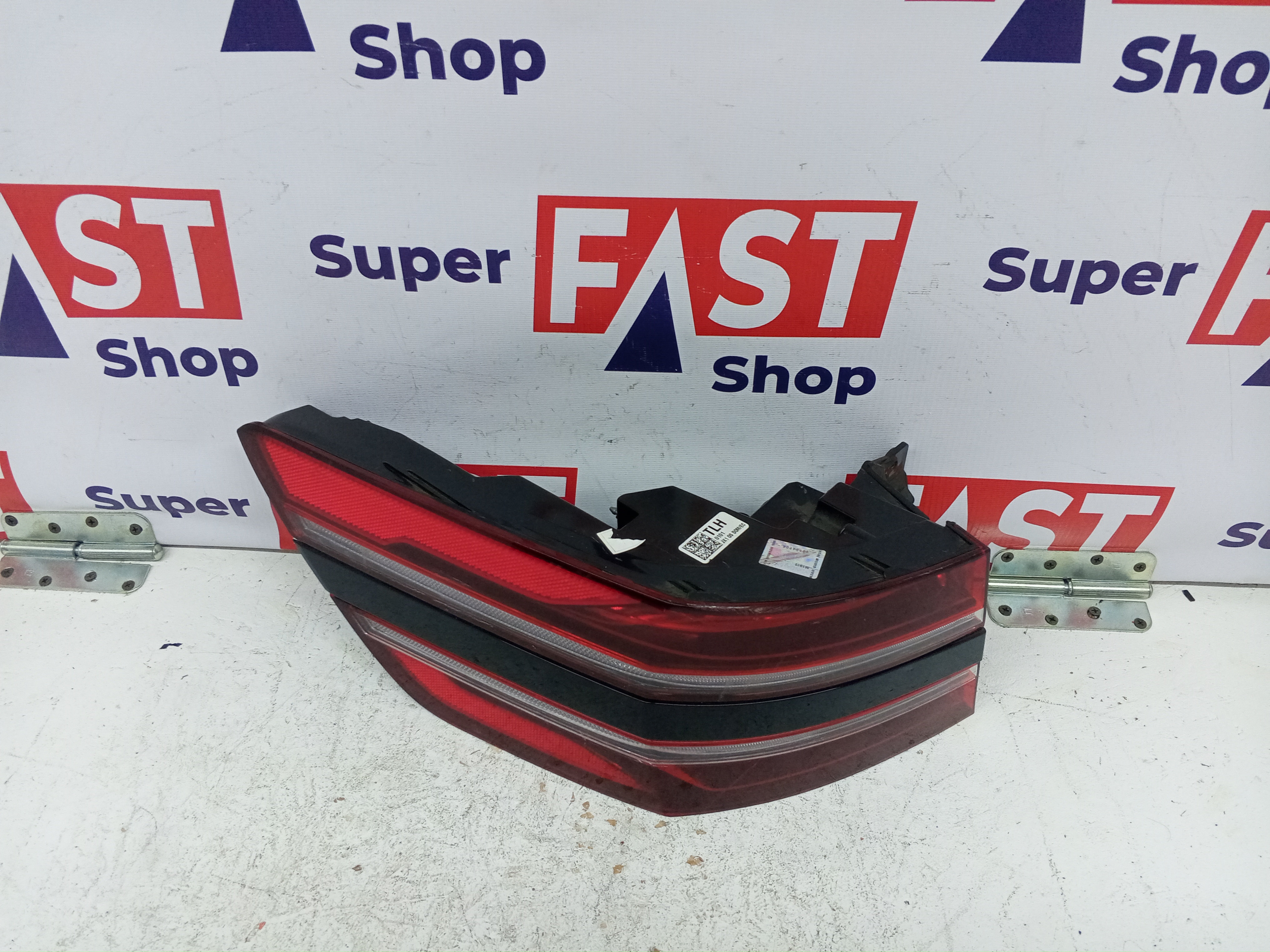 Genesis GV80 фонарь левый задний