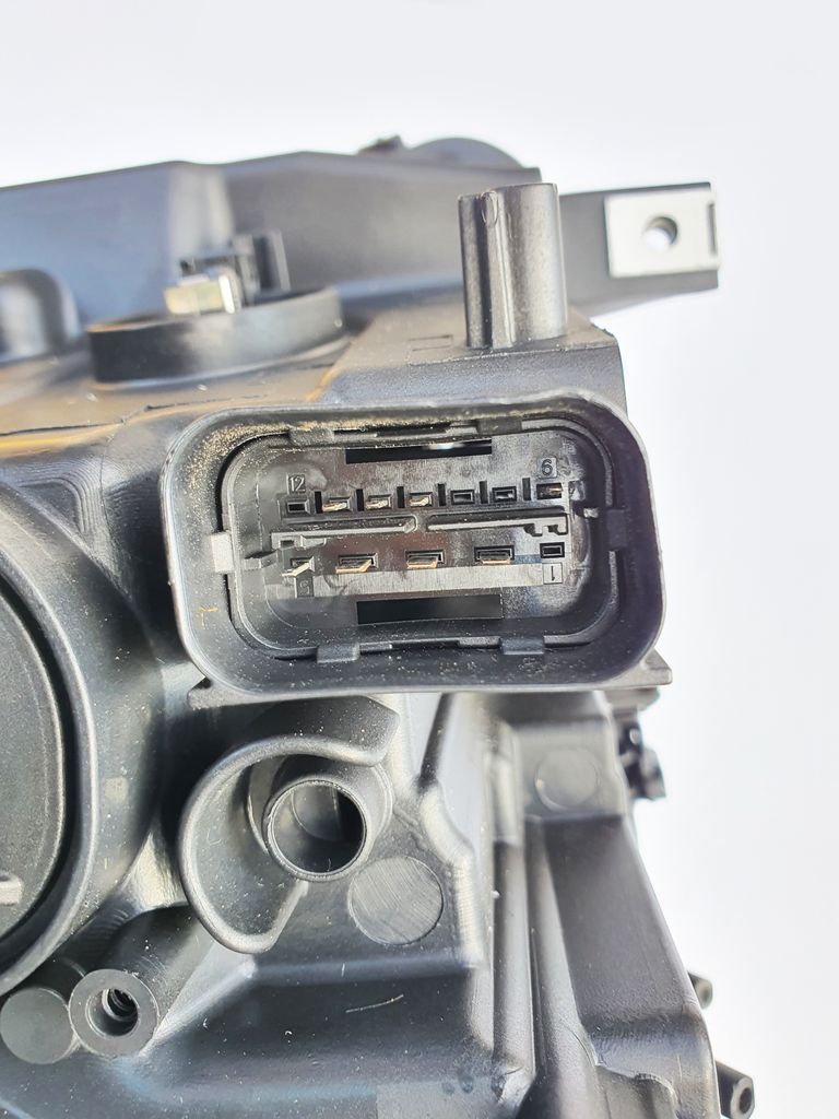 BMW F07 2009-2013 фара левая ксенон адаптивная б\у