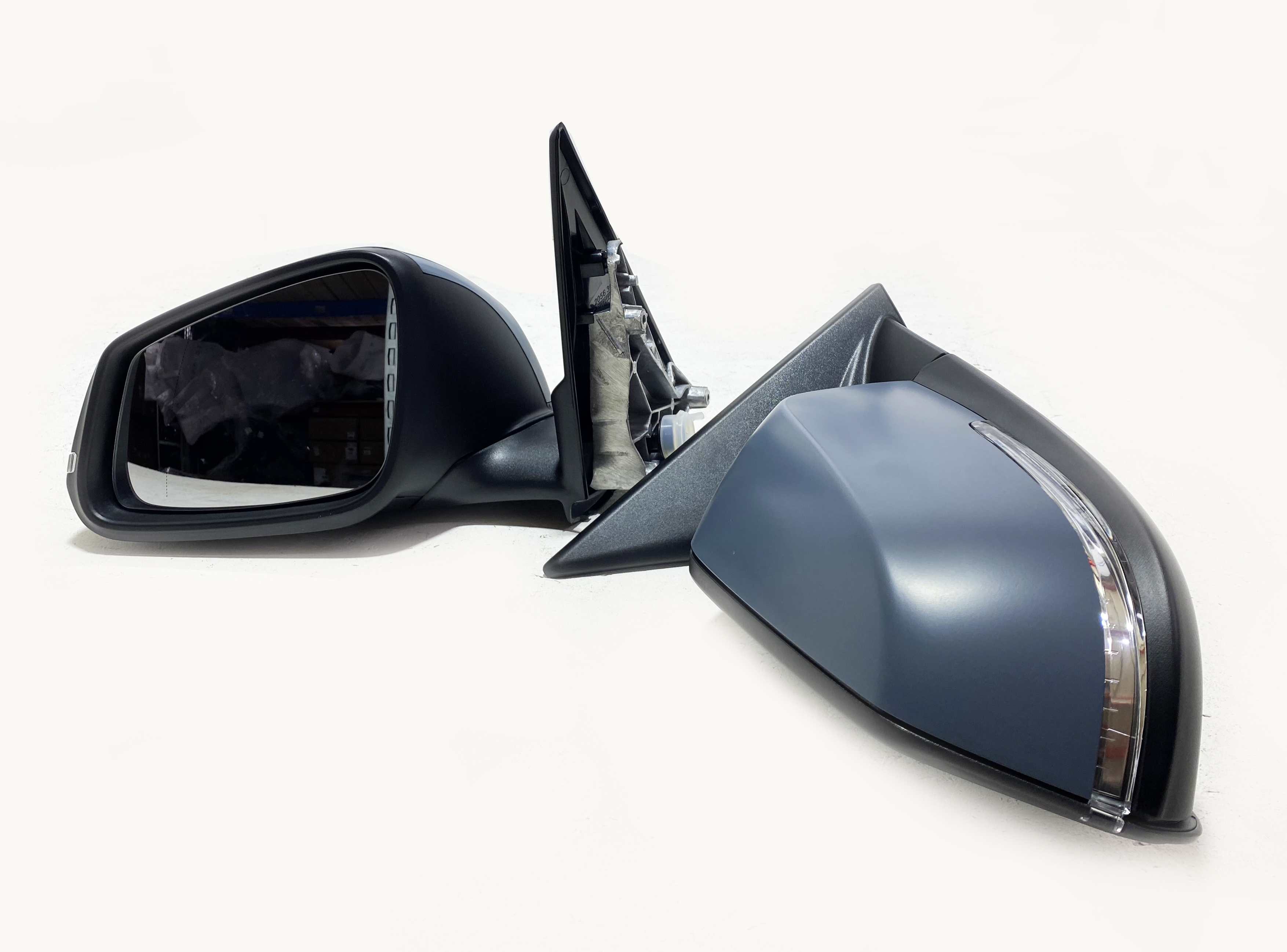 BMW X1 E84 рестайлинг 2012-2015 зеркало правое (левый руль)