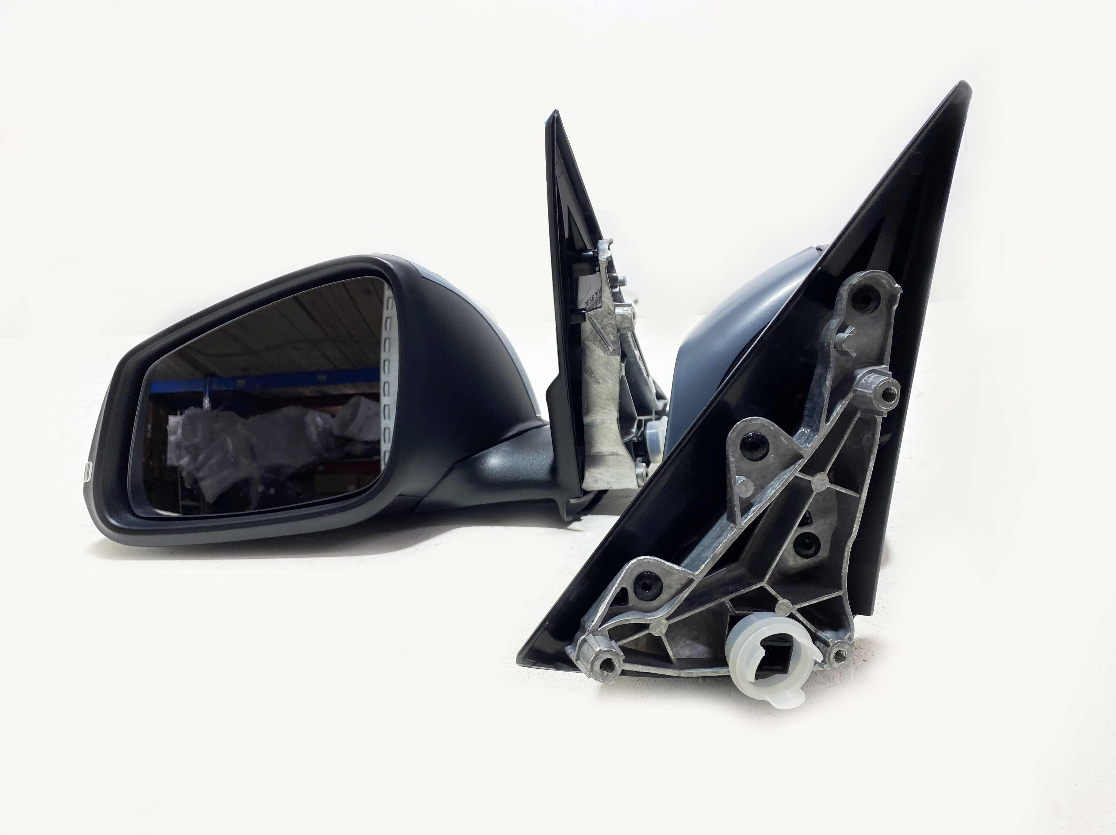 BMW X1 E84 рестайлинг 2012-2015 зеркало правое (левый руль)