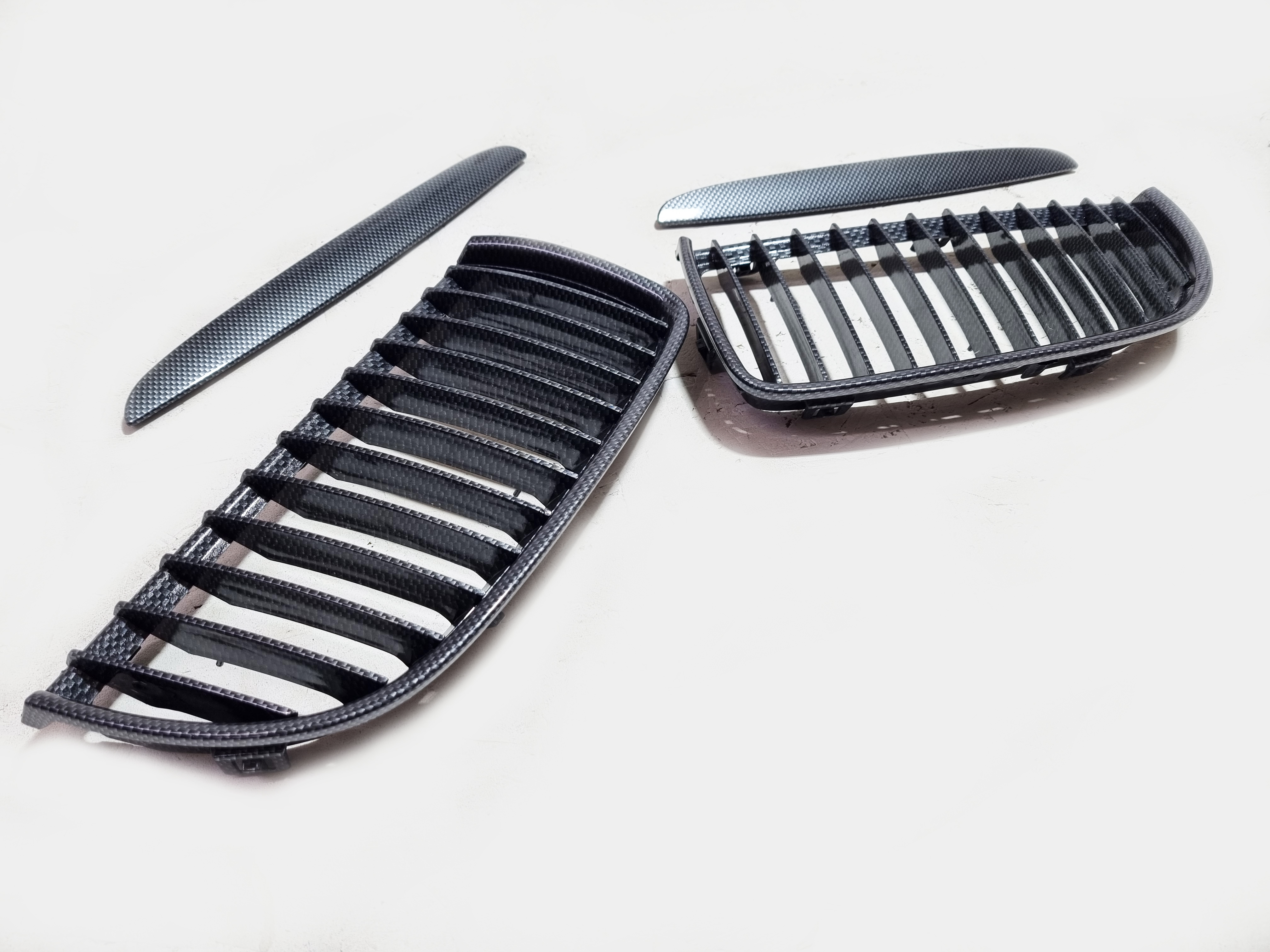 BMW E90 дорестайлинг решетки радиатора карбон