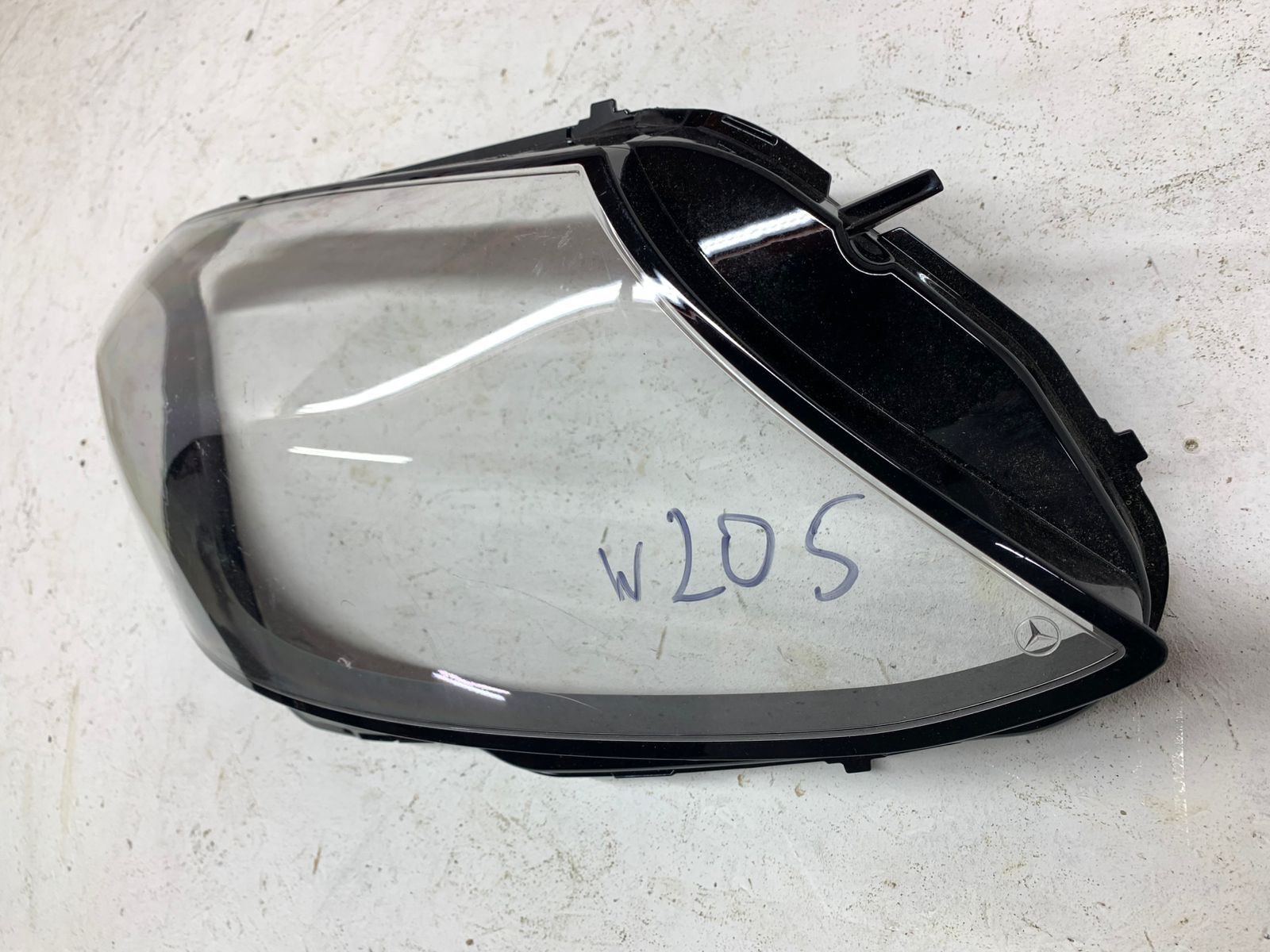 Дефект 1 Mercedes W205 дорестайлинг стекло правое для фары