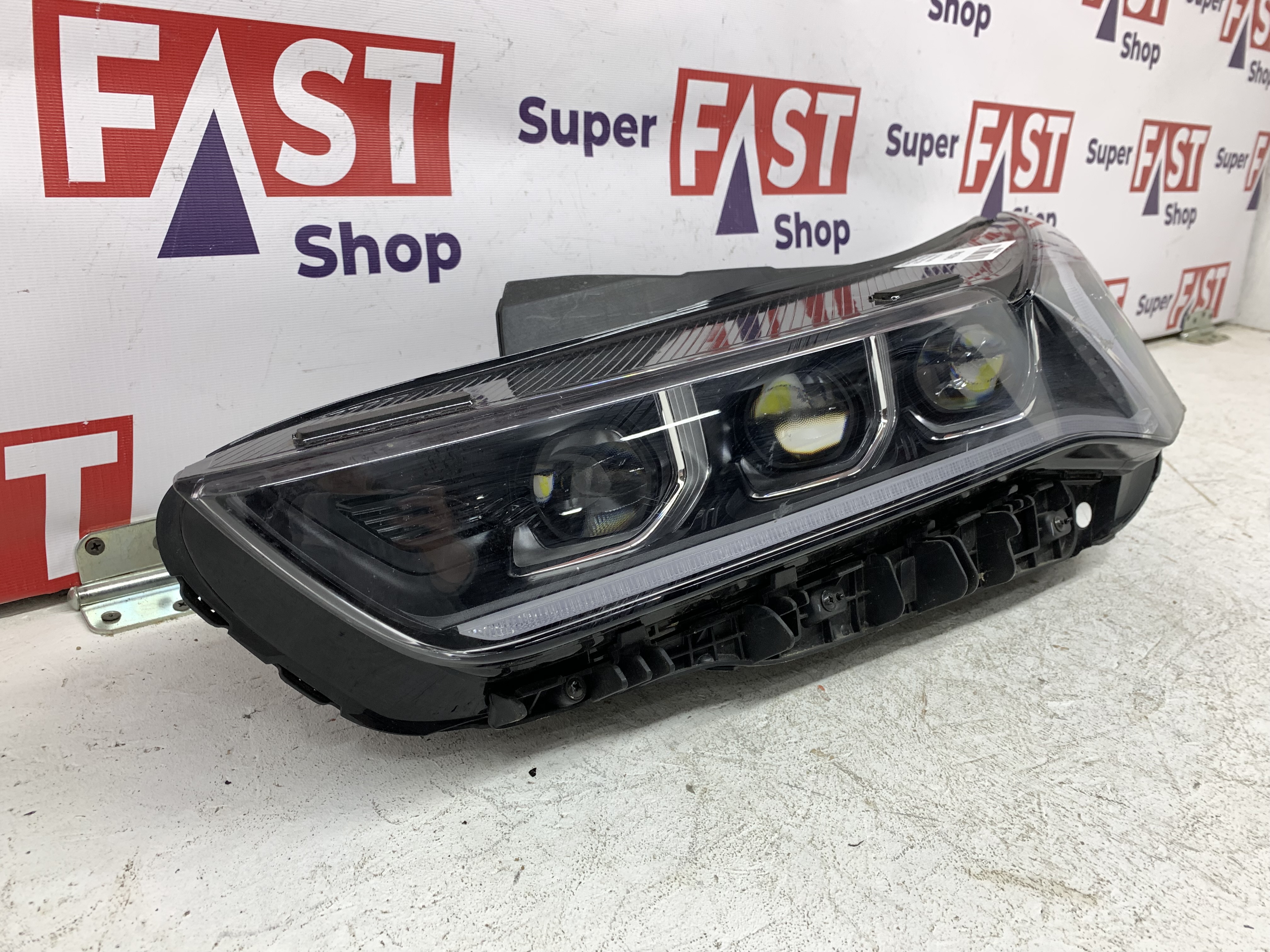 Kia K5 фара левая LED на 3 линзы оригинал бу